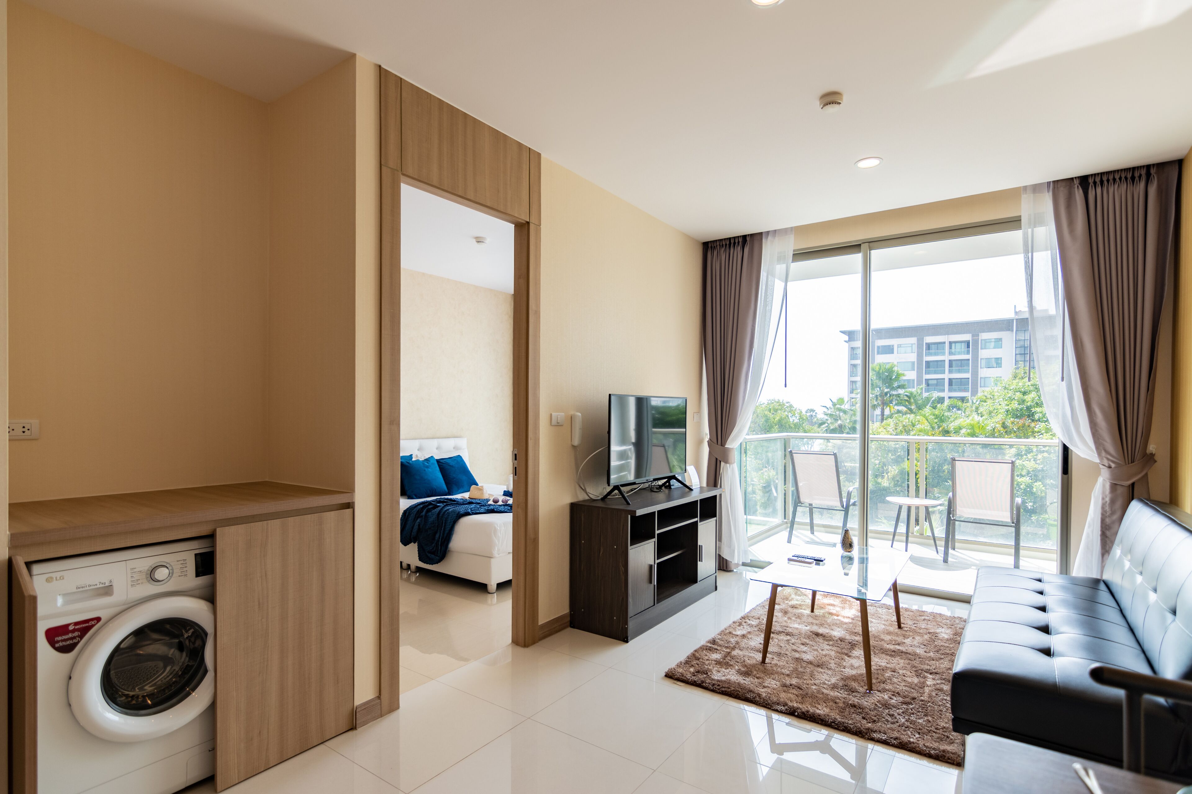 The Riviera Wongamat by Pattaya Holiday
