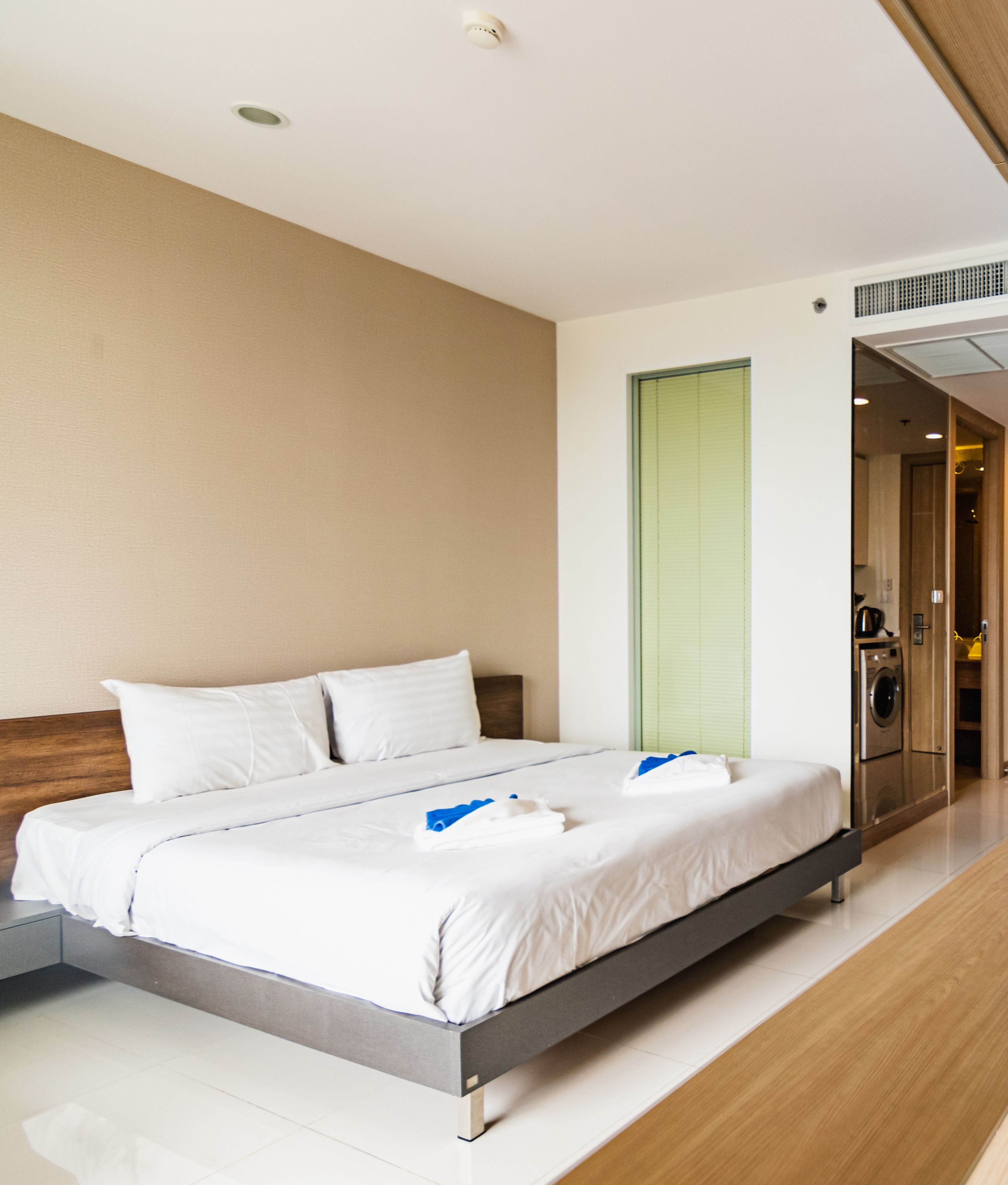 The Riviera Wongamat by Pattaya Holiday