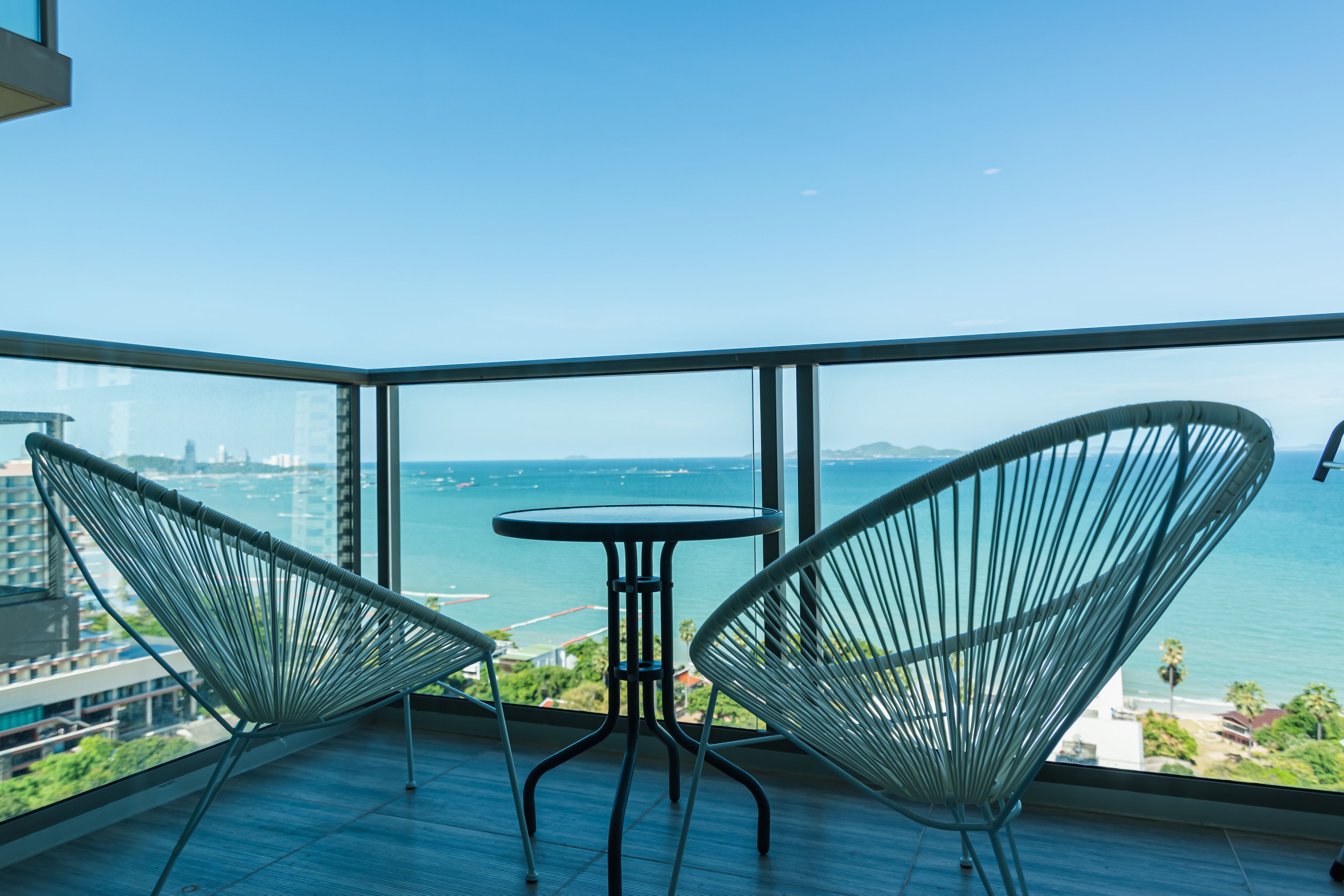 The Riviera Wongamat by Pattaya Holiday