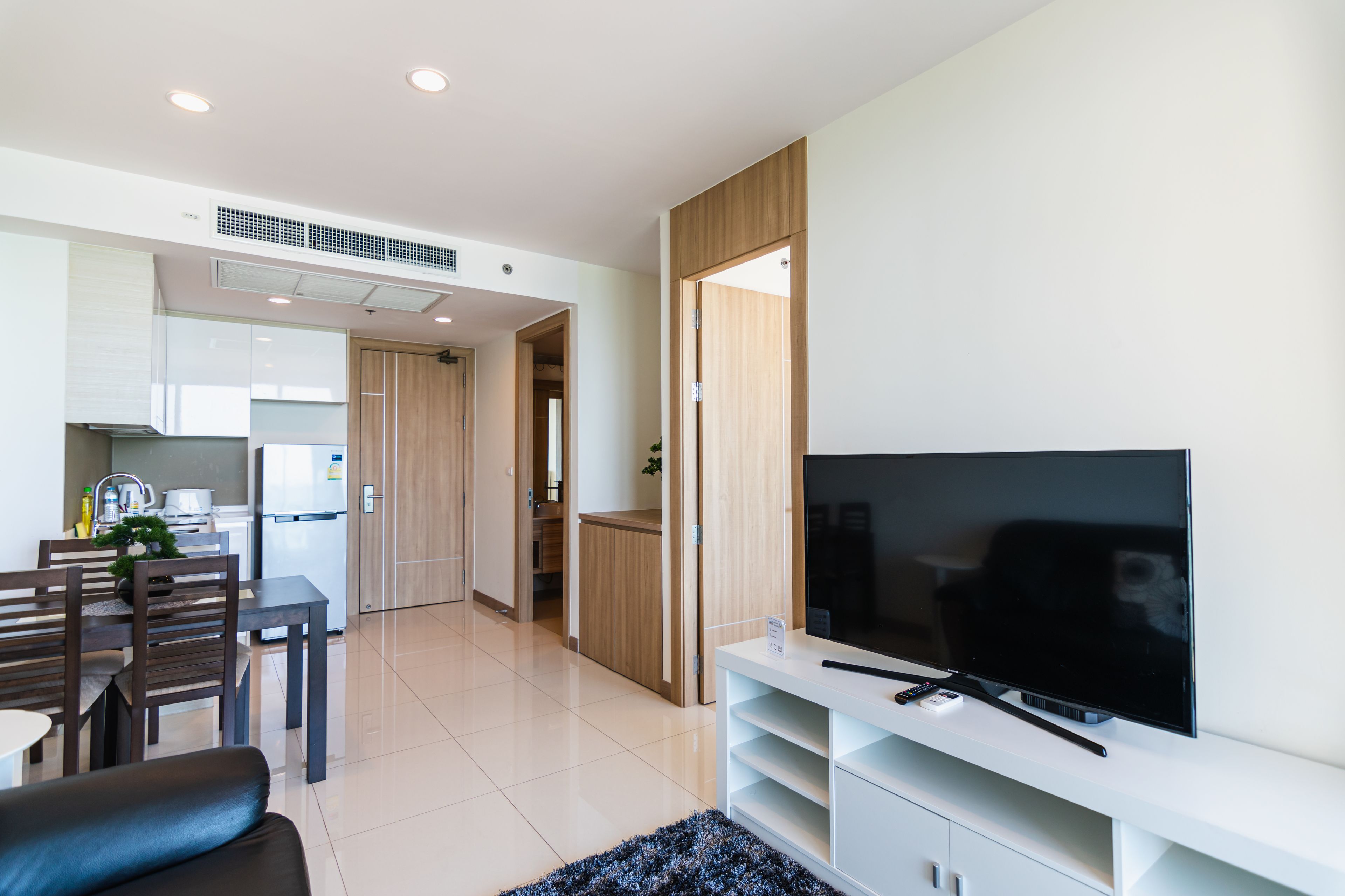 The Riviera Wongamat by Pattaya Holiday