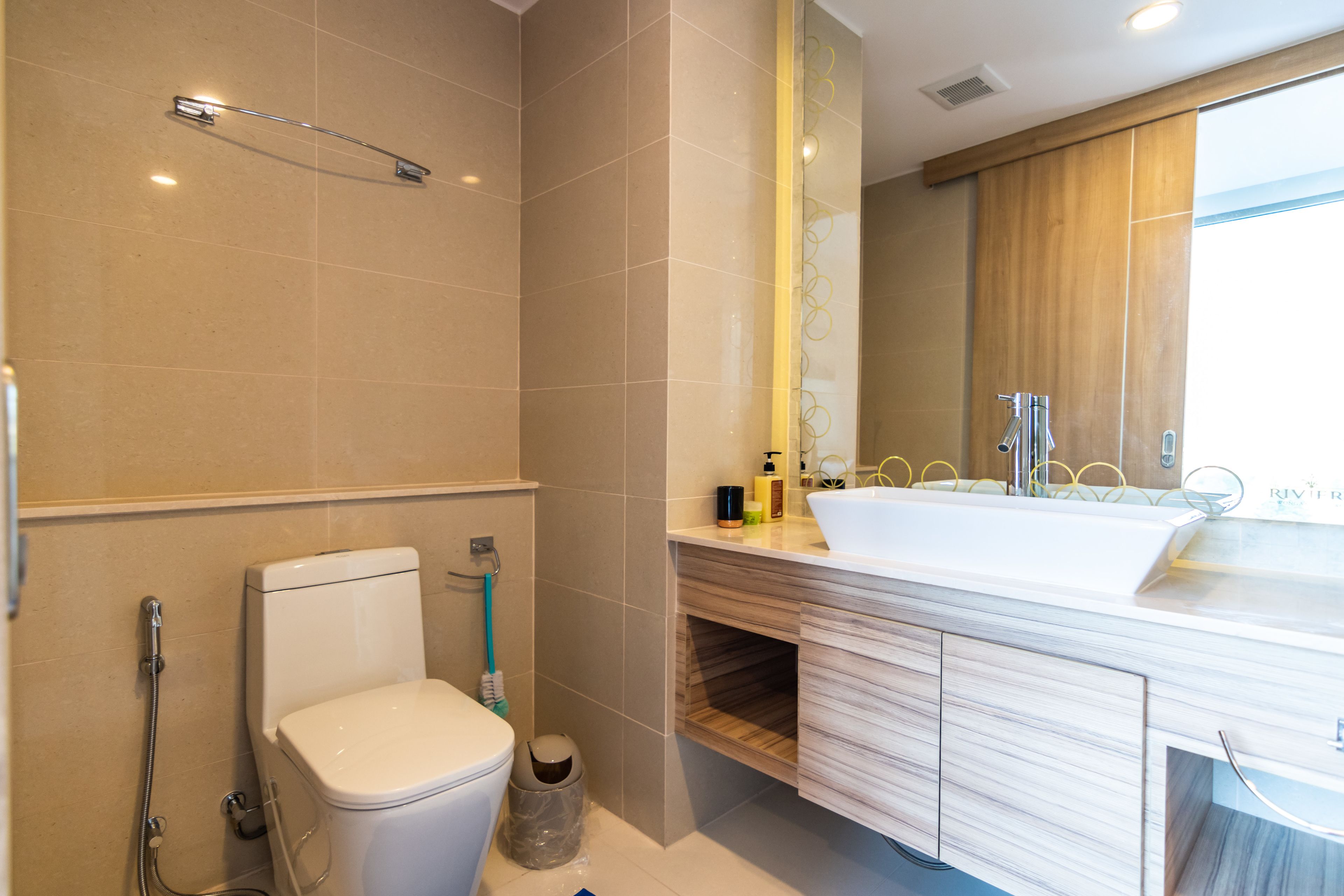 The Riviera Wongamat by Pattaya Holiday