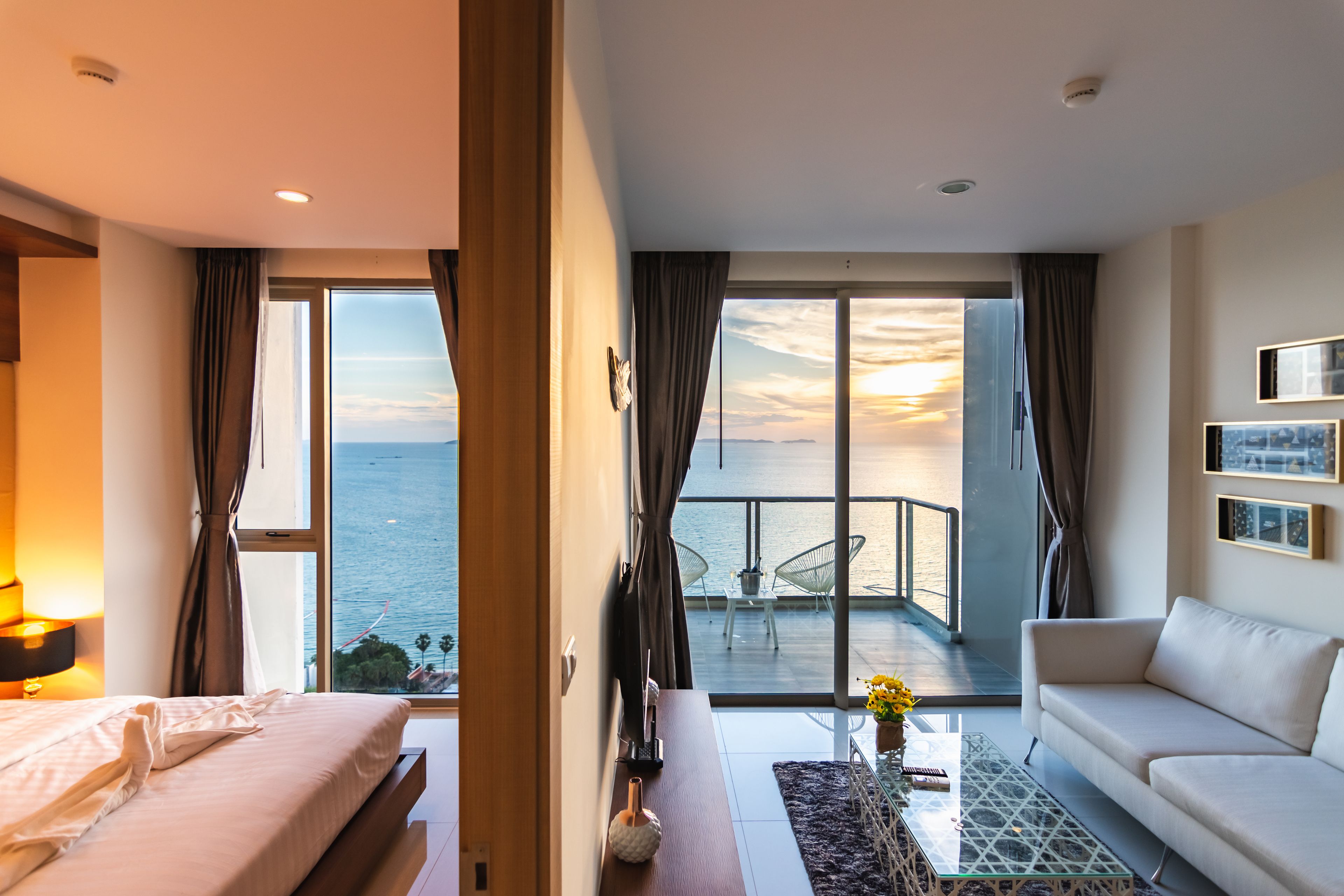 The Riviera Wongamat by Pattaya Holiday