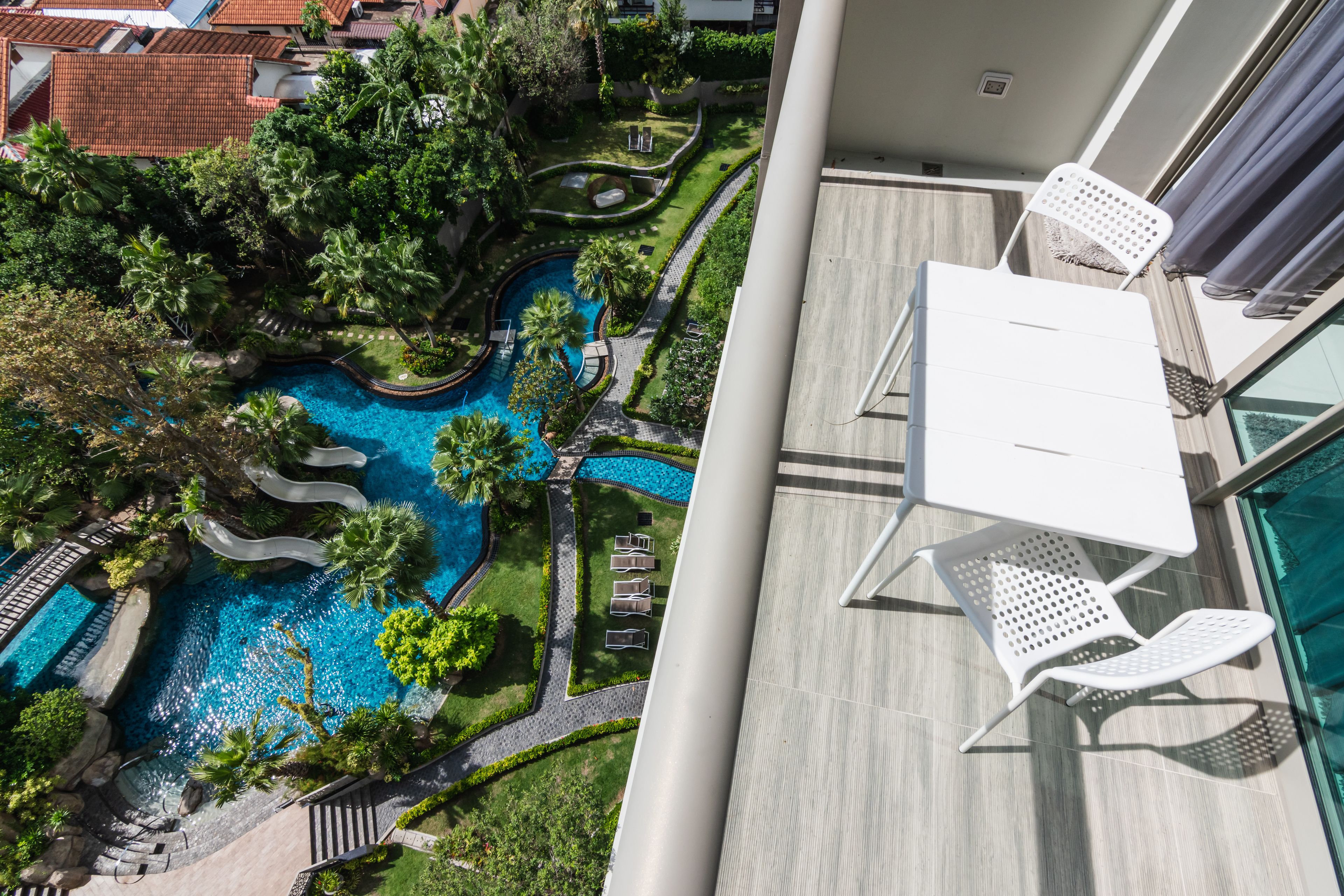 The Riviera Wongamat by Pattaya Holiday