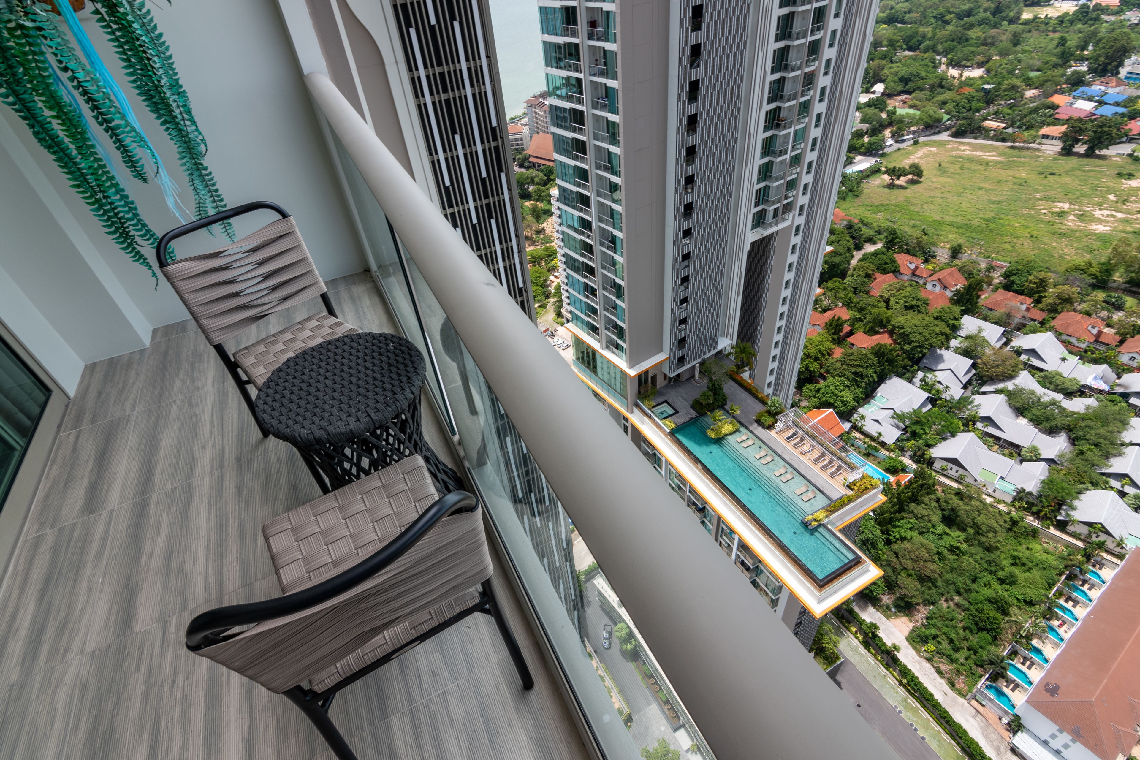 The Riviera Wongamat by Pattaya Holiday
