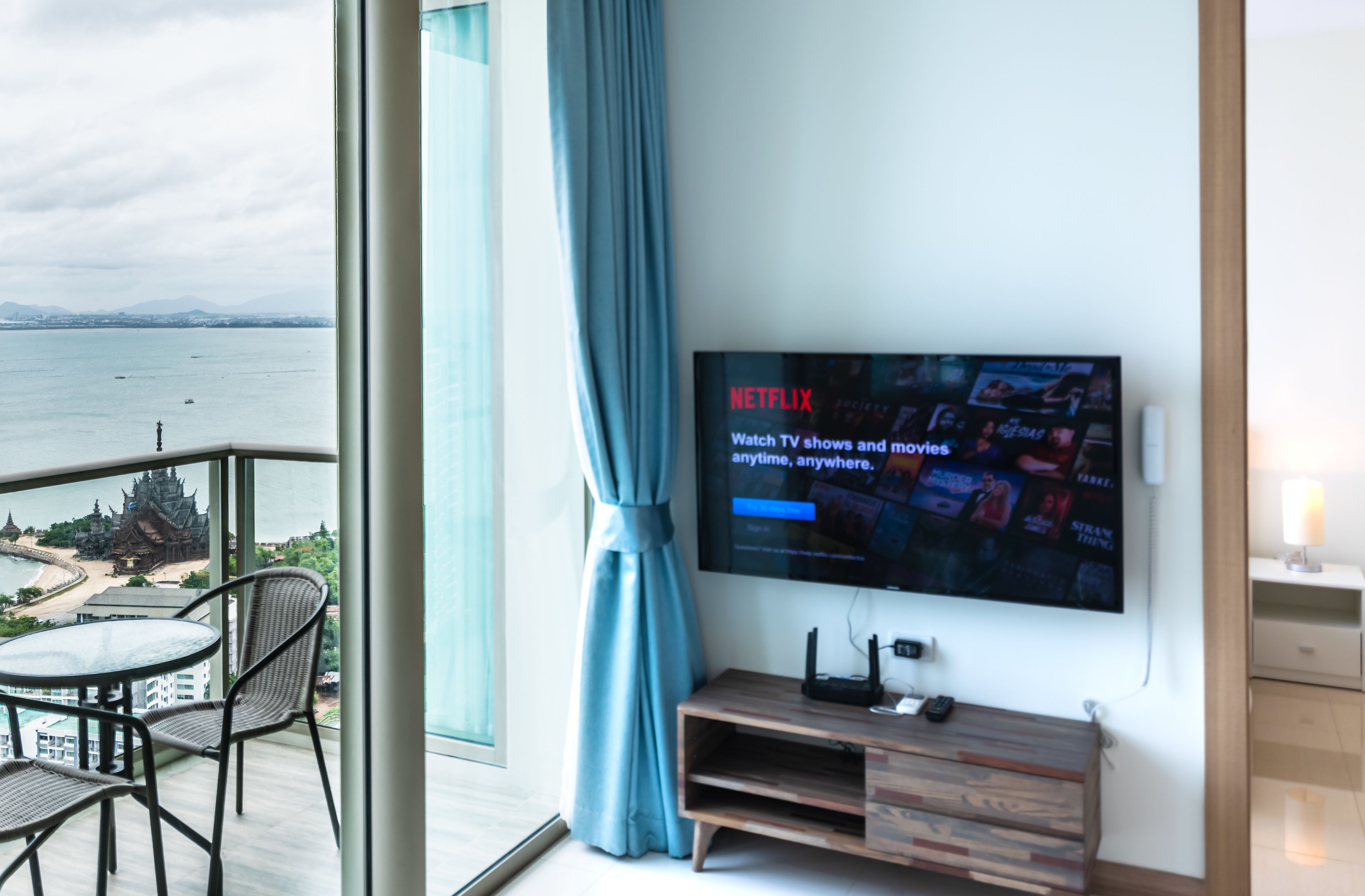 The Riviera Wongamat by Pattaya Holiday