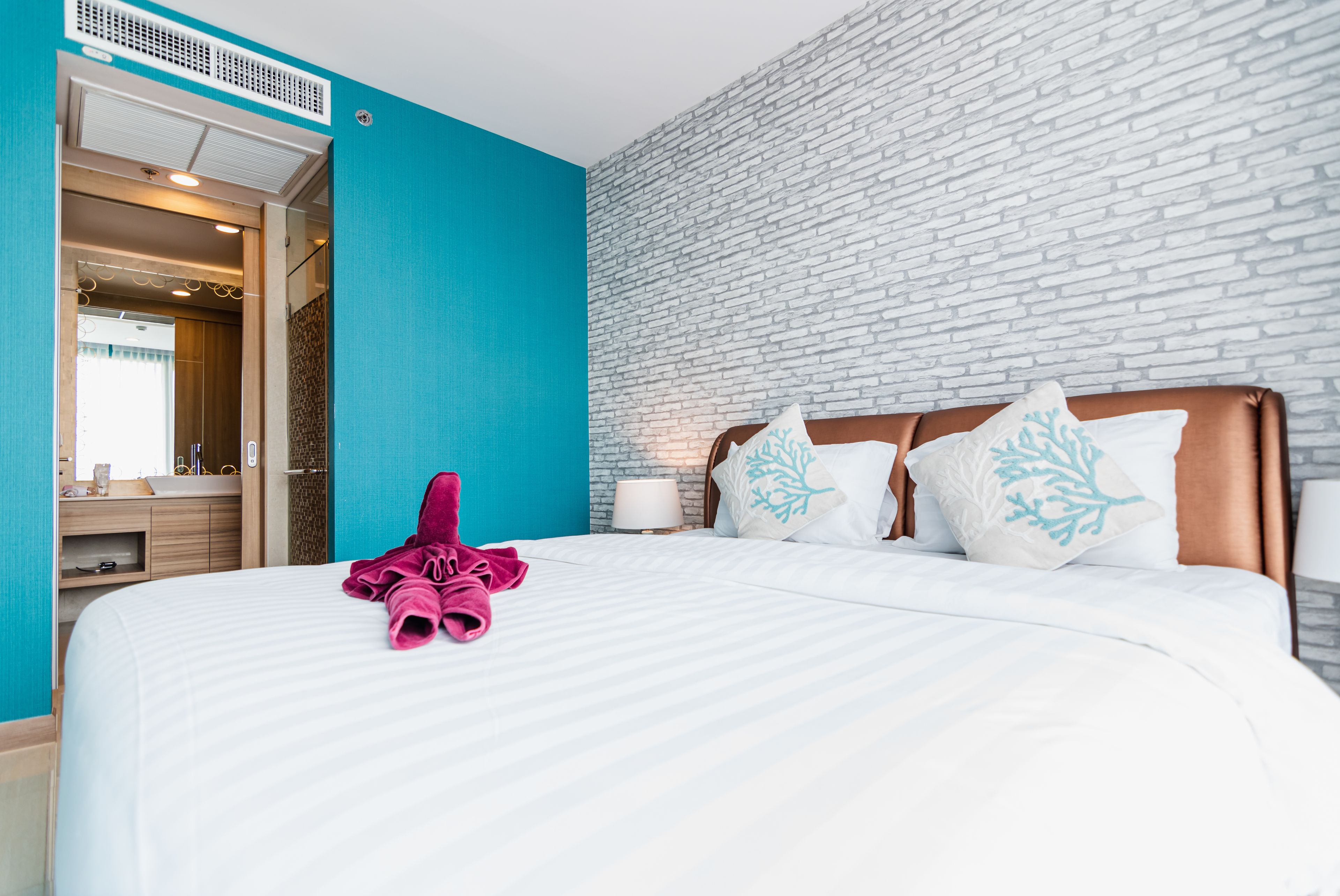 The Riviera Wongamat by Pattaya Holiday