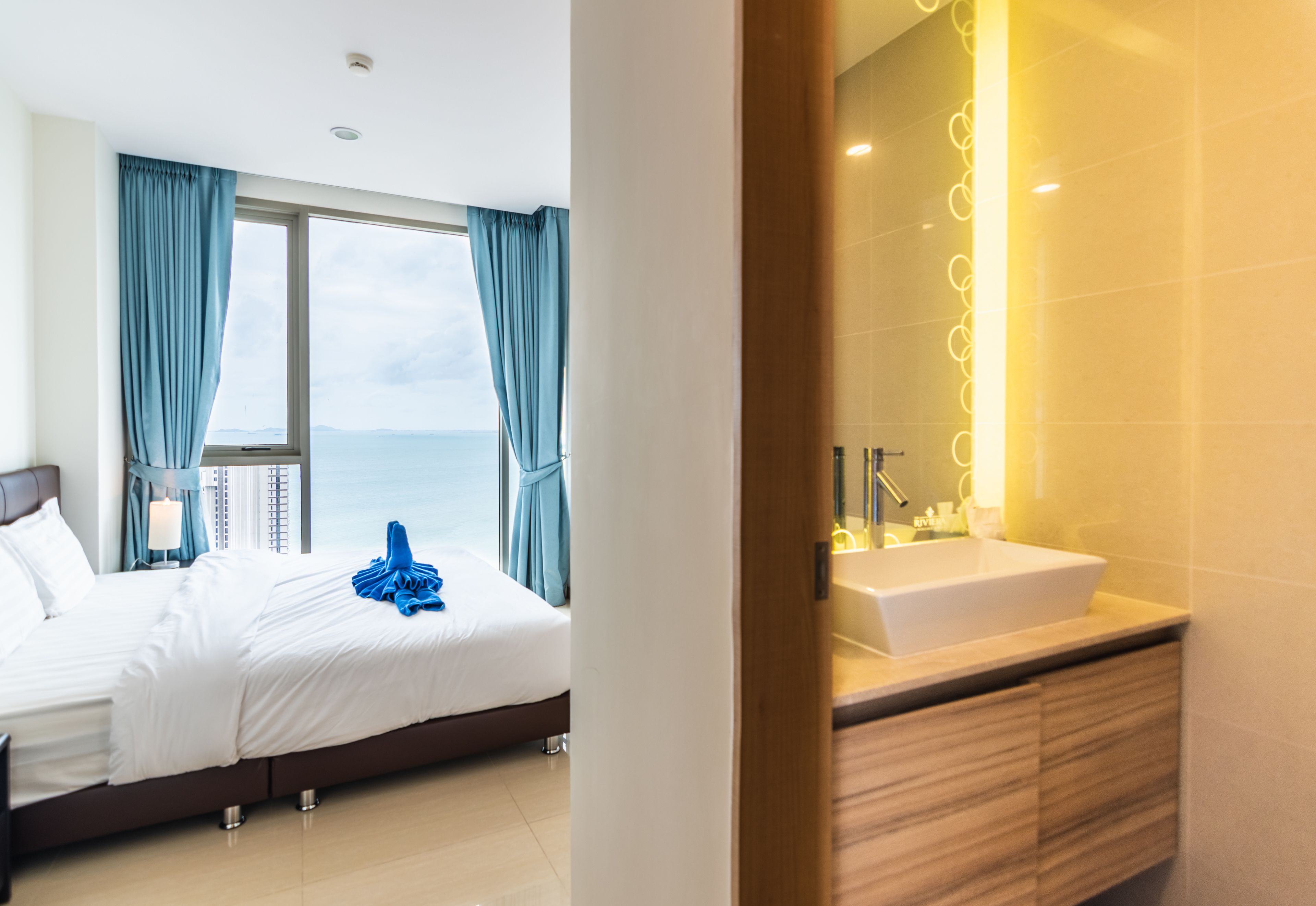 The Riviera Wongamat by Pattaya Holiday