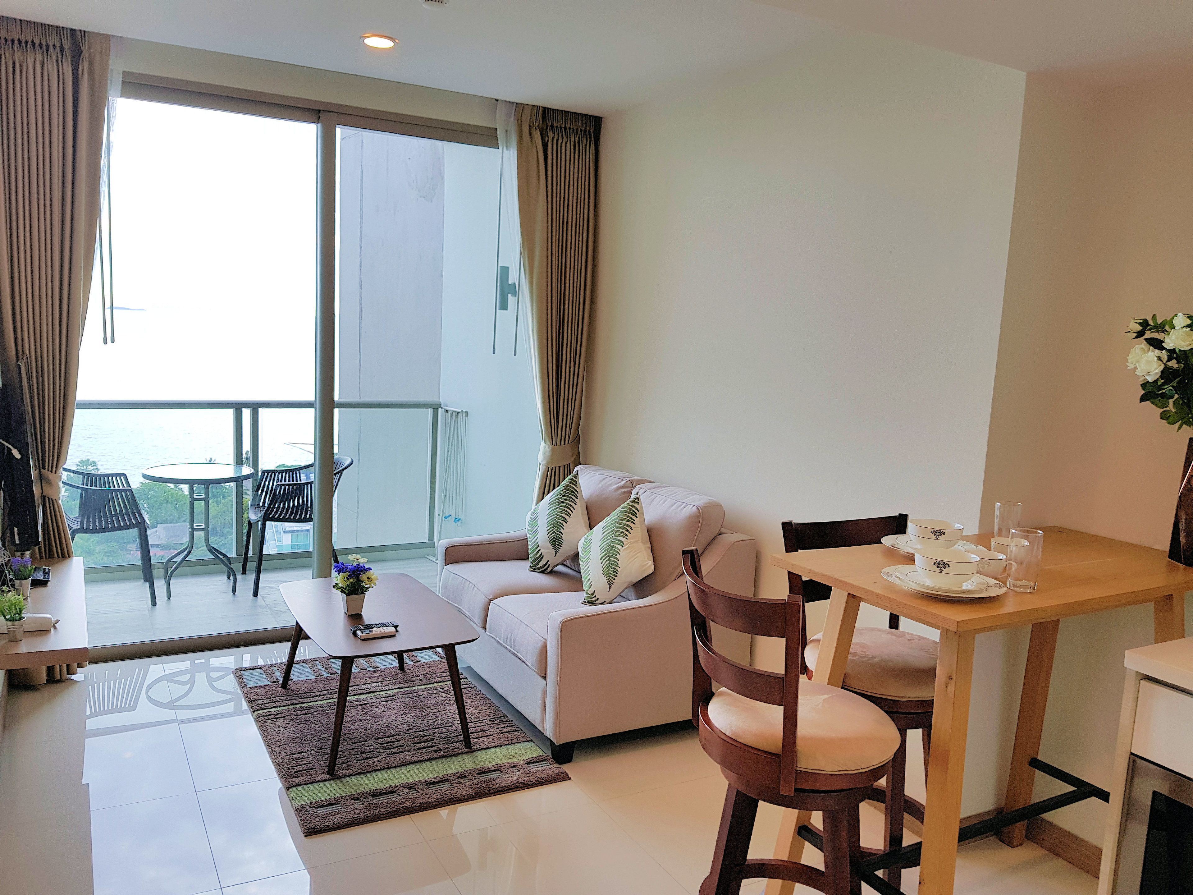 The Riviera Wongamat by Pattaya Holiday