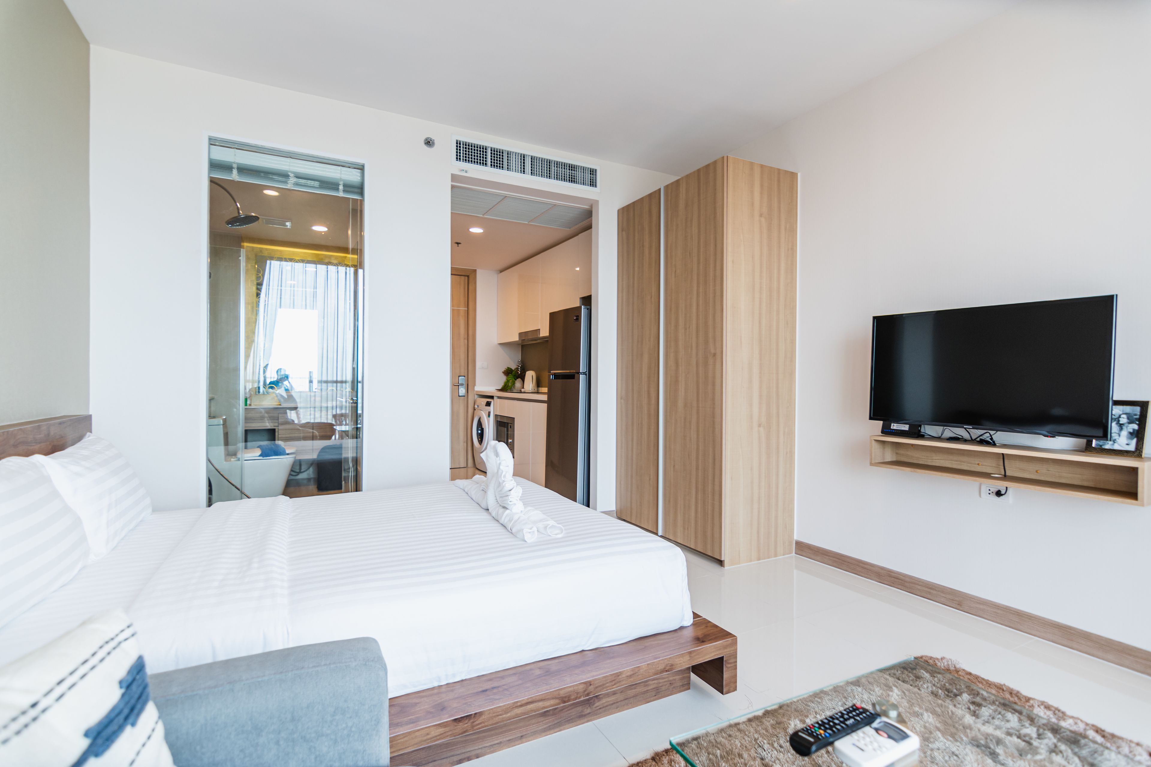 The Riviera Wongamat by Pattaya Holiday