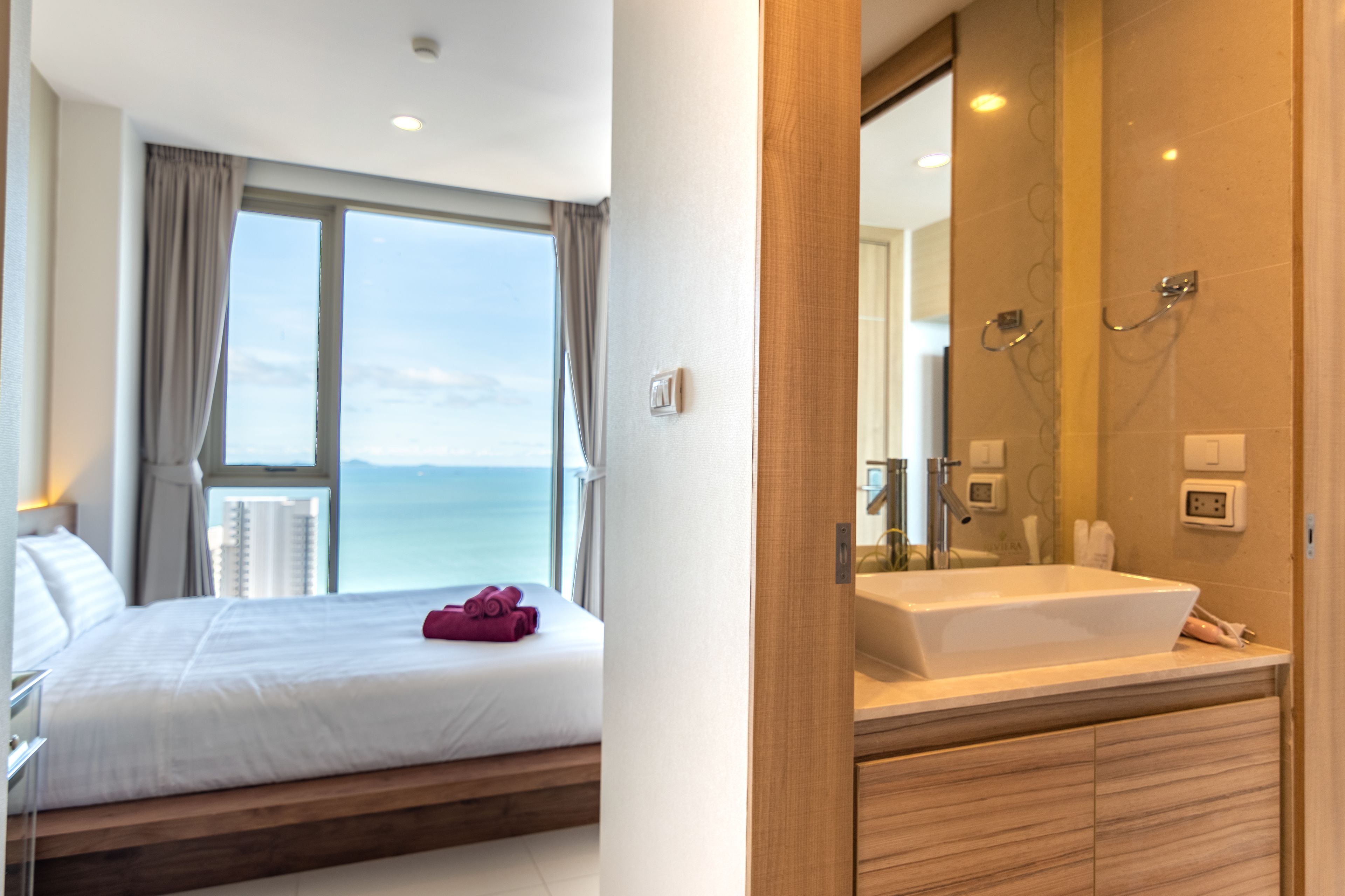 The Riviera Wongamat by Pattaya Holiday
