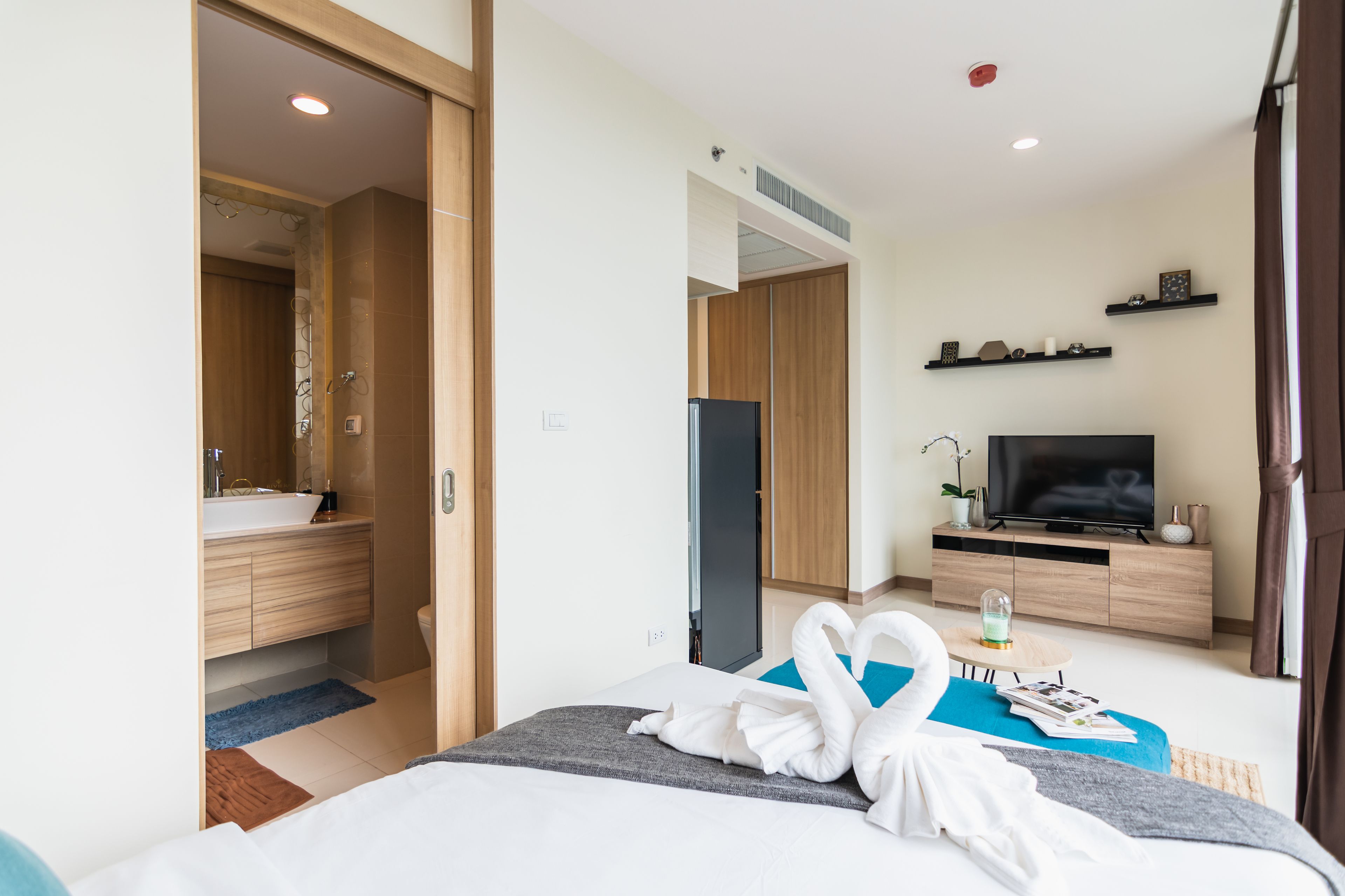 The Riviera Wongamat by Pattaya Holiday