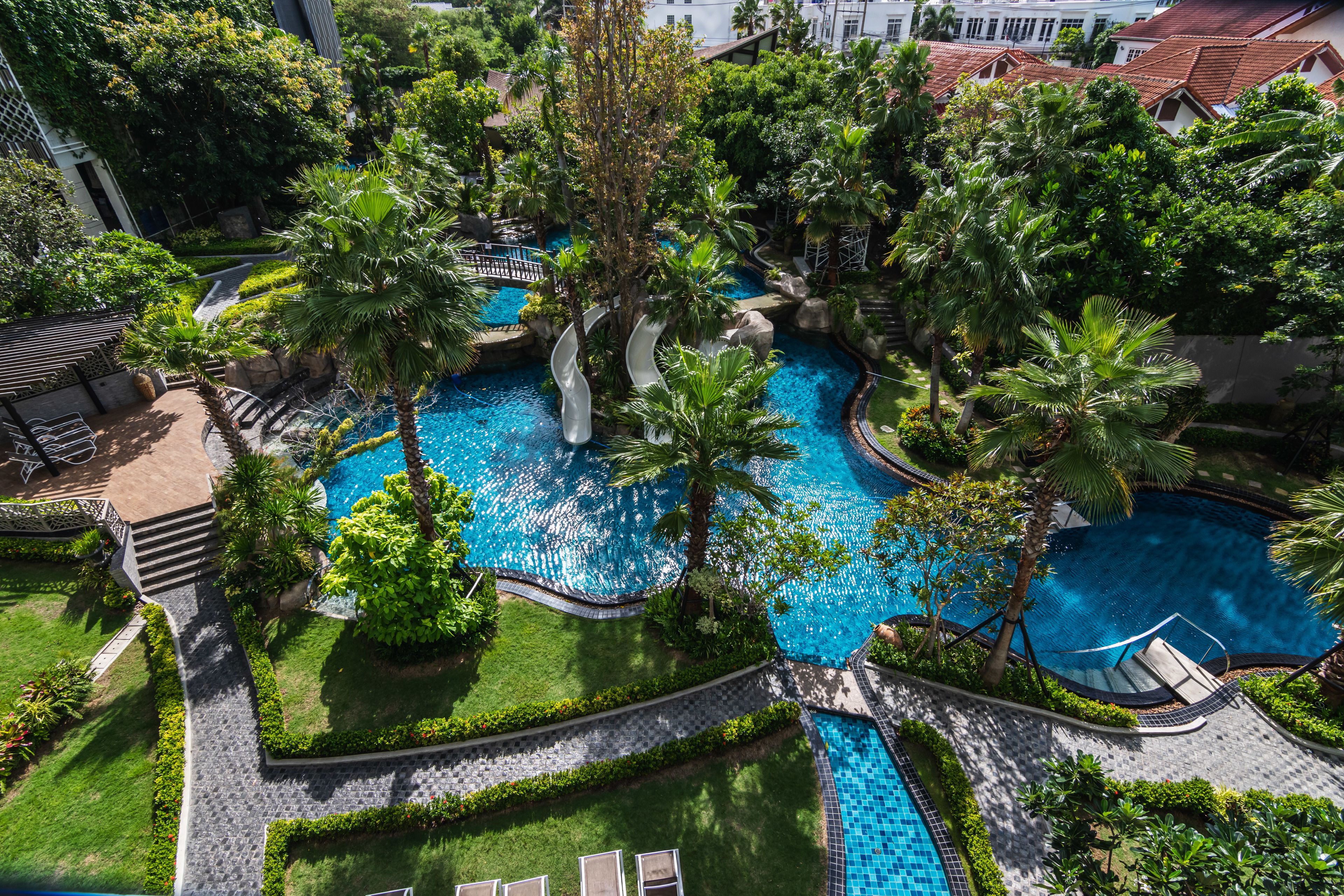 The Riviera Wongamat by Pattaya Holiday