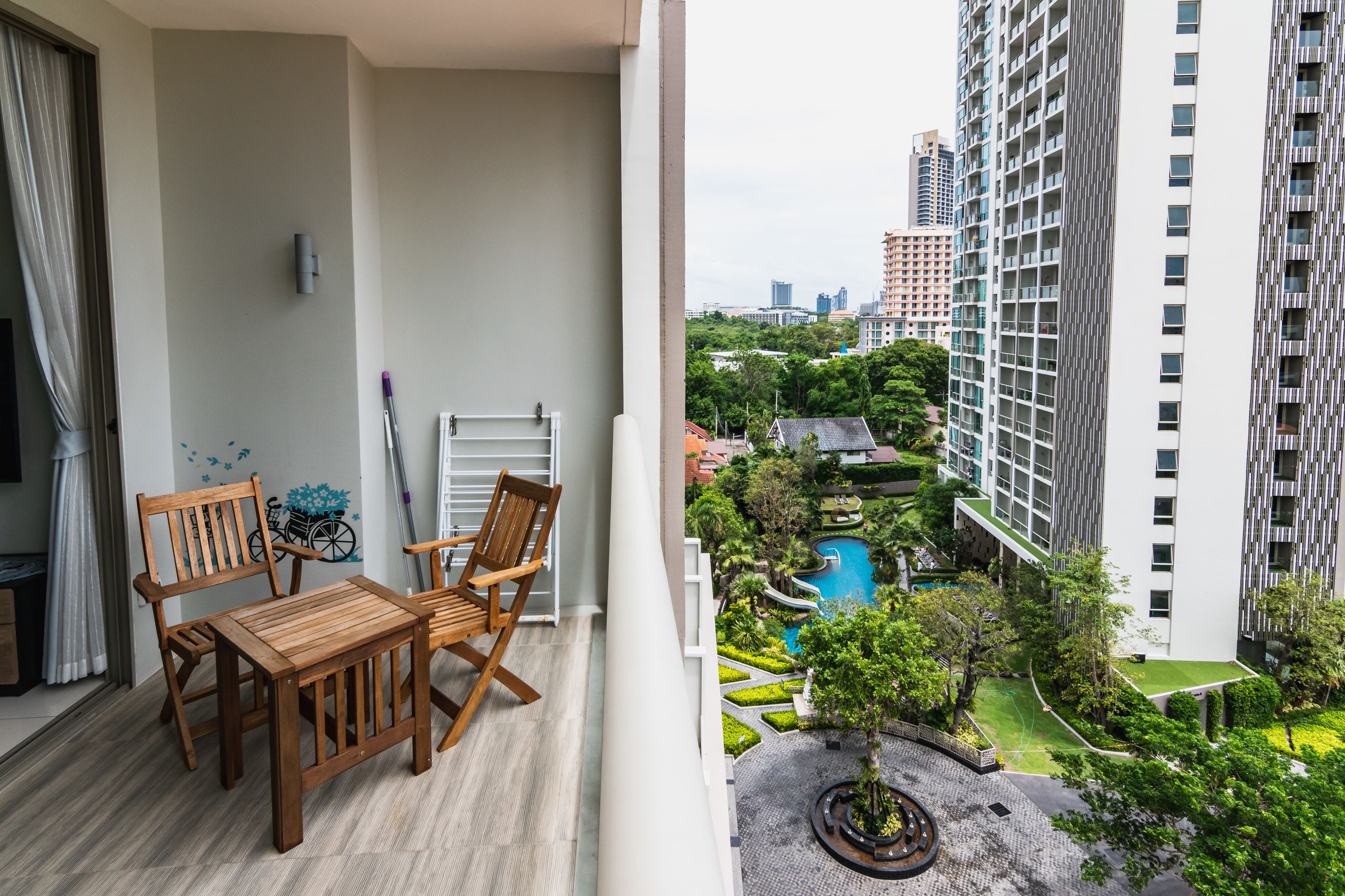 The Riviera Wongamat by Pattaya Holiday