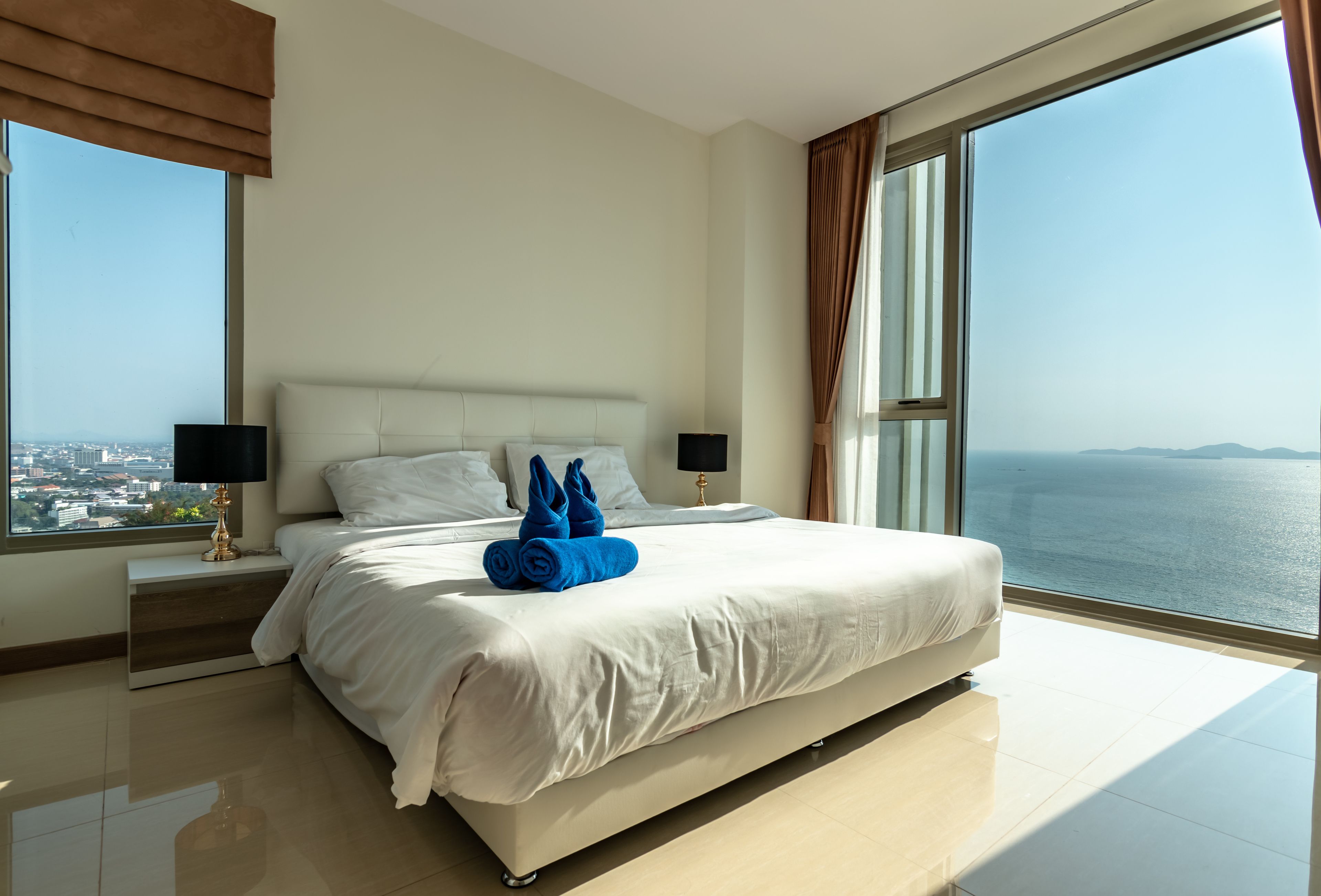 The Riviera Wongamat by Pattaya Holiday