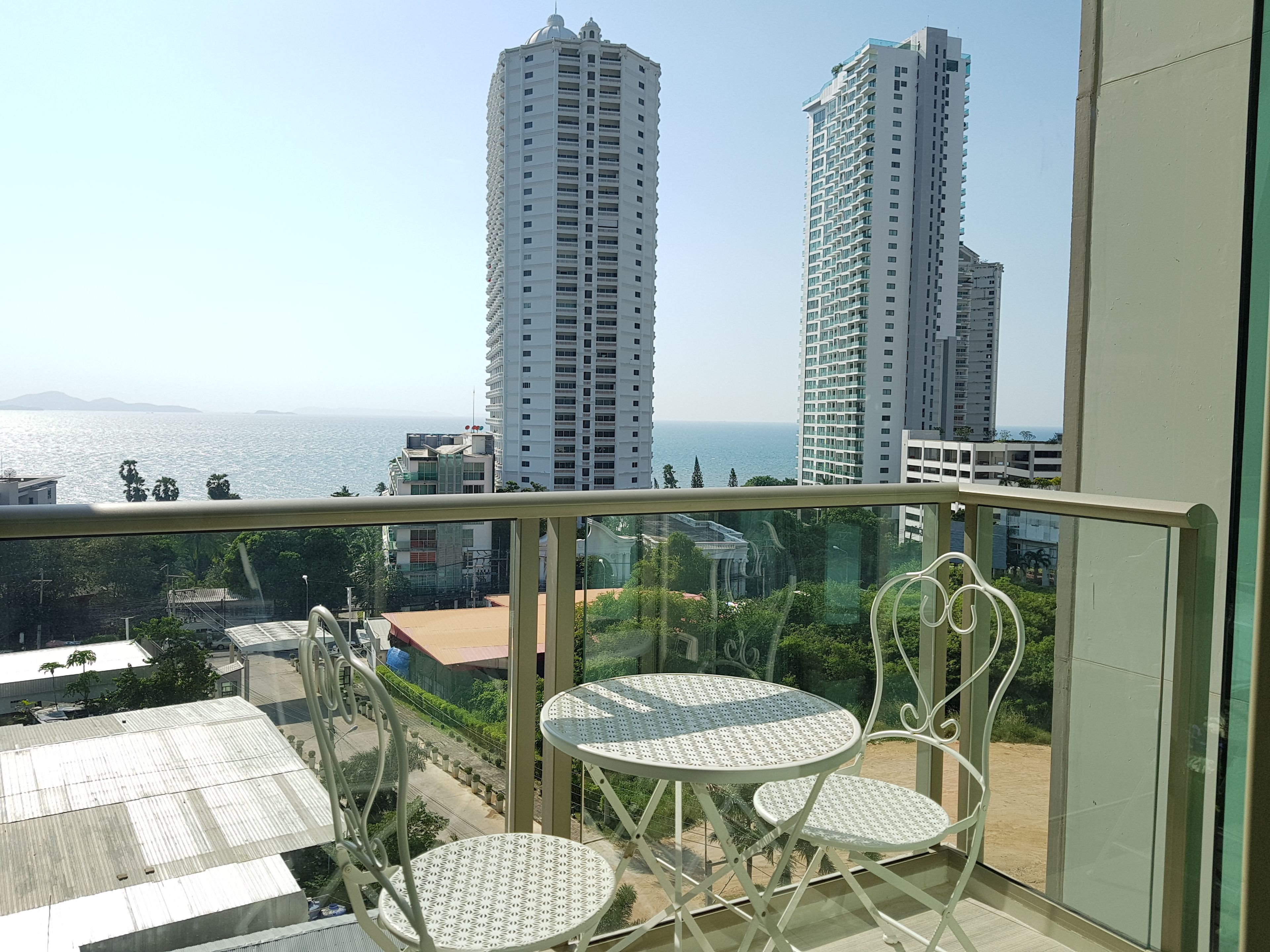 The Riviera Wongamat by Pattaya Holiday