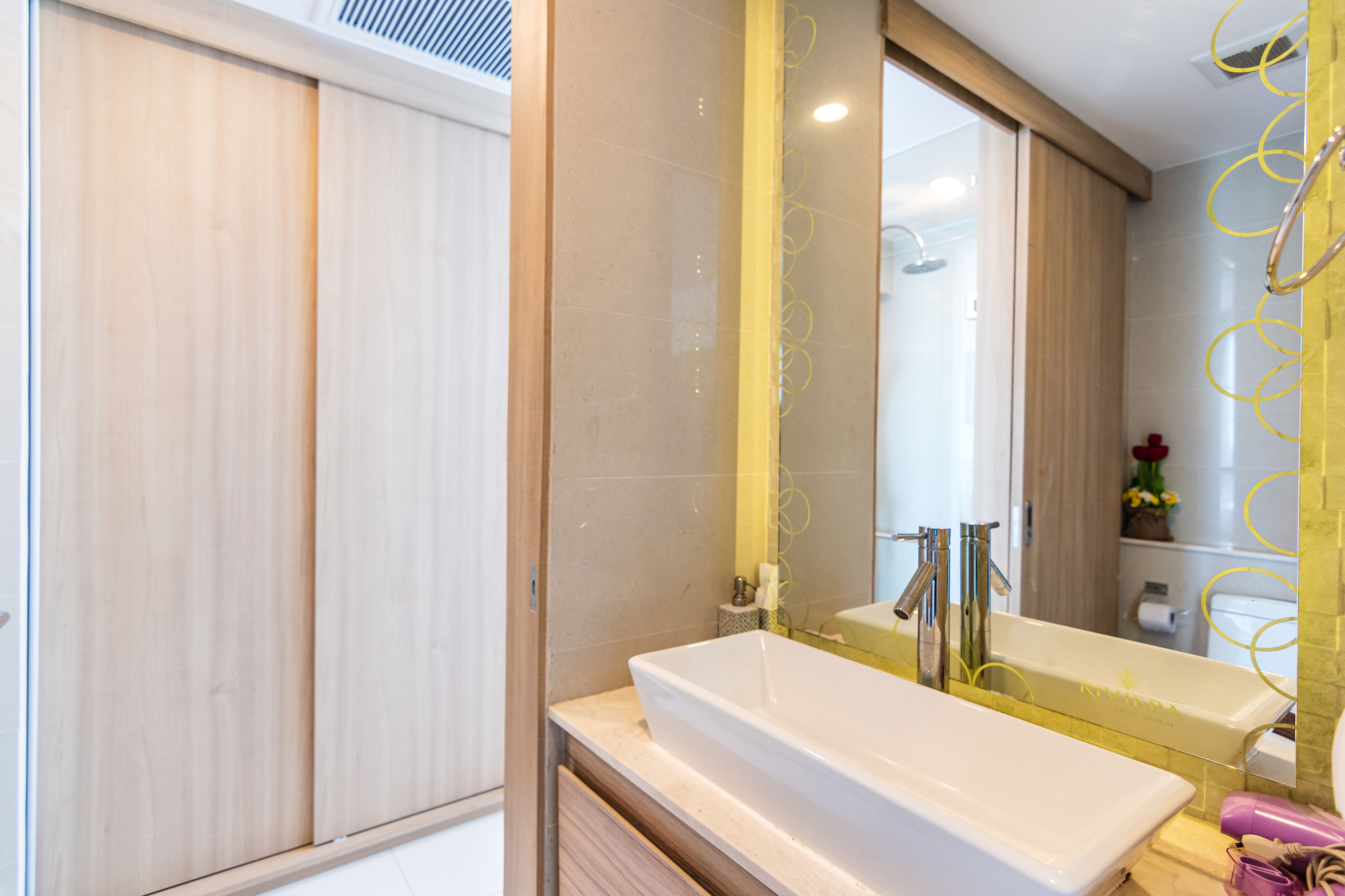 The Riviera Wongamat by Pattaya Holiday