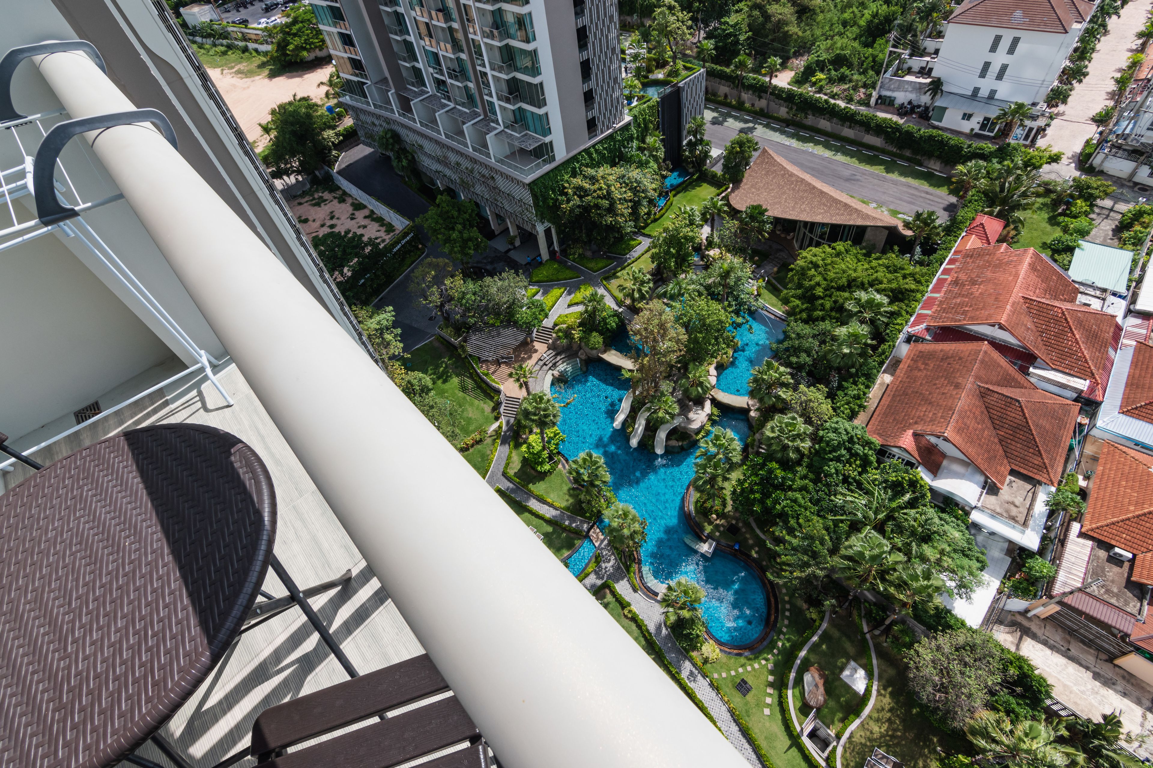 The Riviera Wongamat by Pattaya Holiday