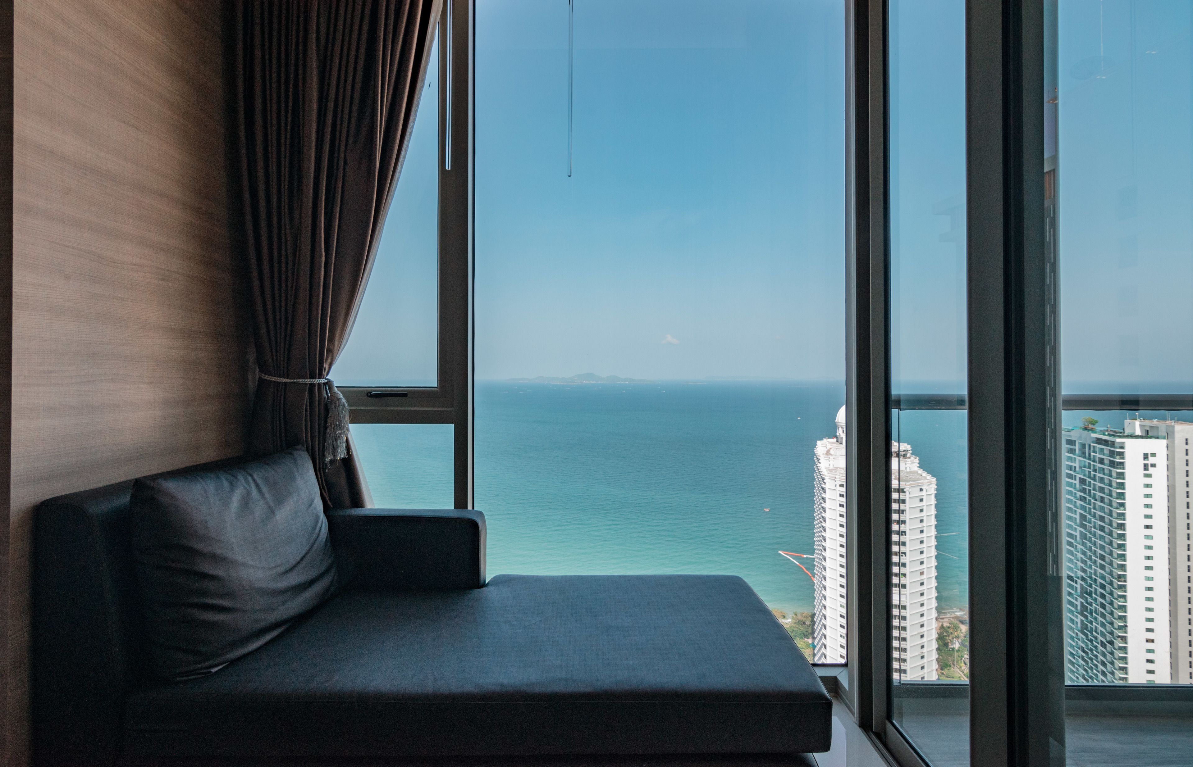 The Riviera Wongamat by Pattaya Holiday
