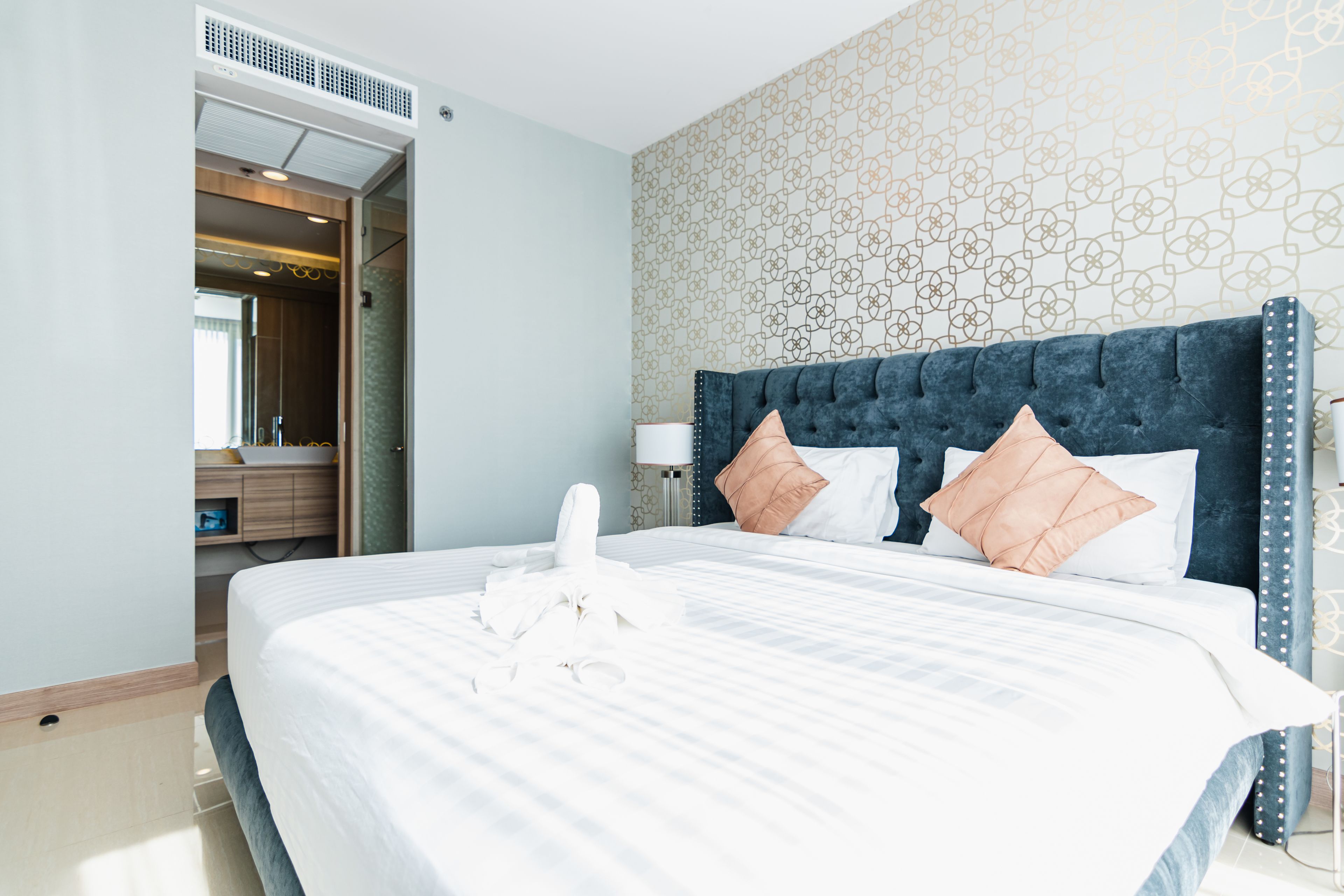 The Riviera Wongamat by Pattaya Holiday