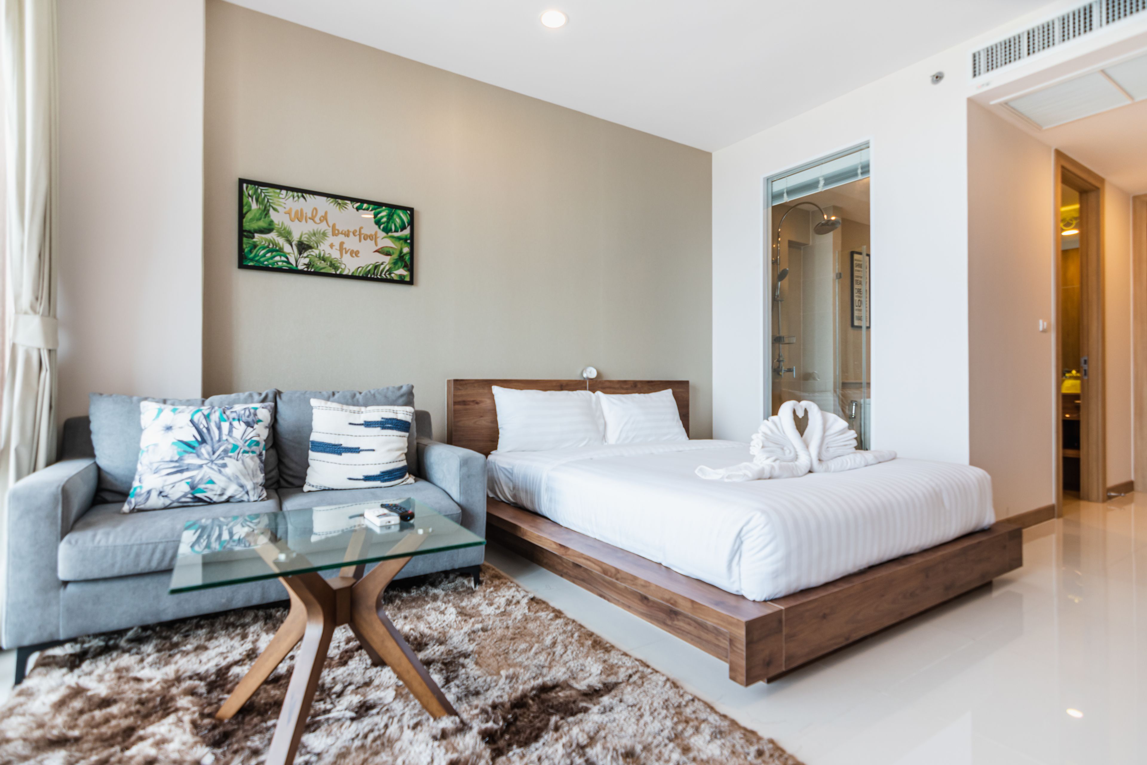 The Riviera Wongamat by Pattaya Holiday