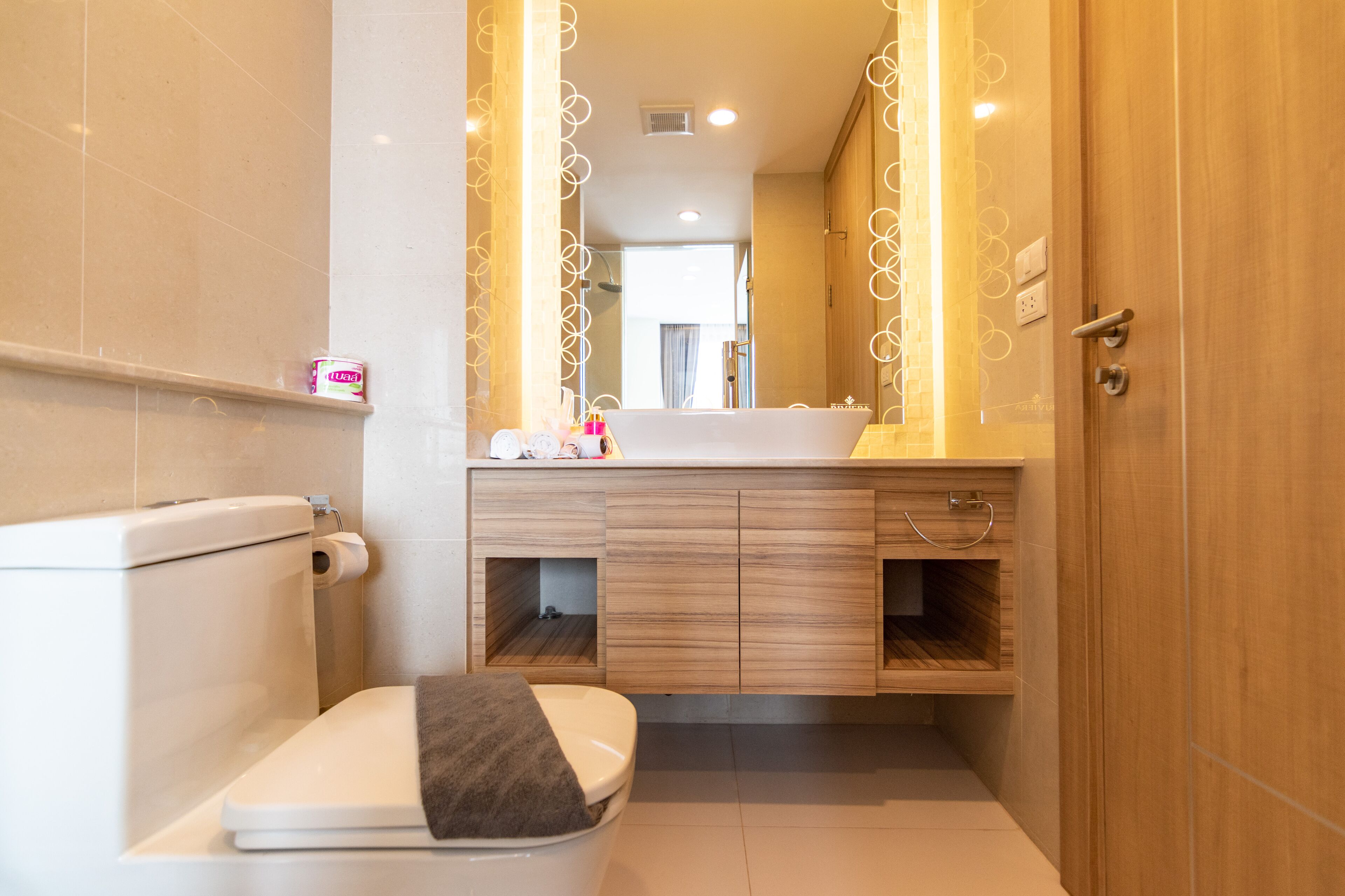 The Riviera Wongamat by Pattaya Holiday