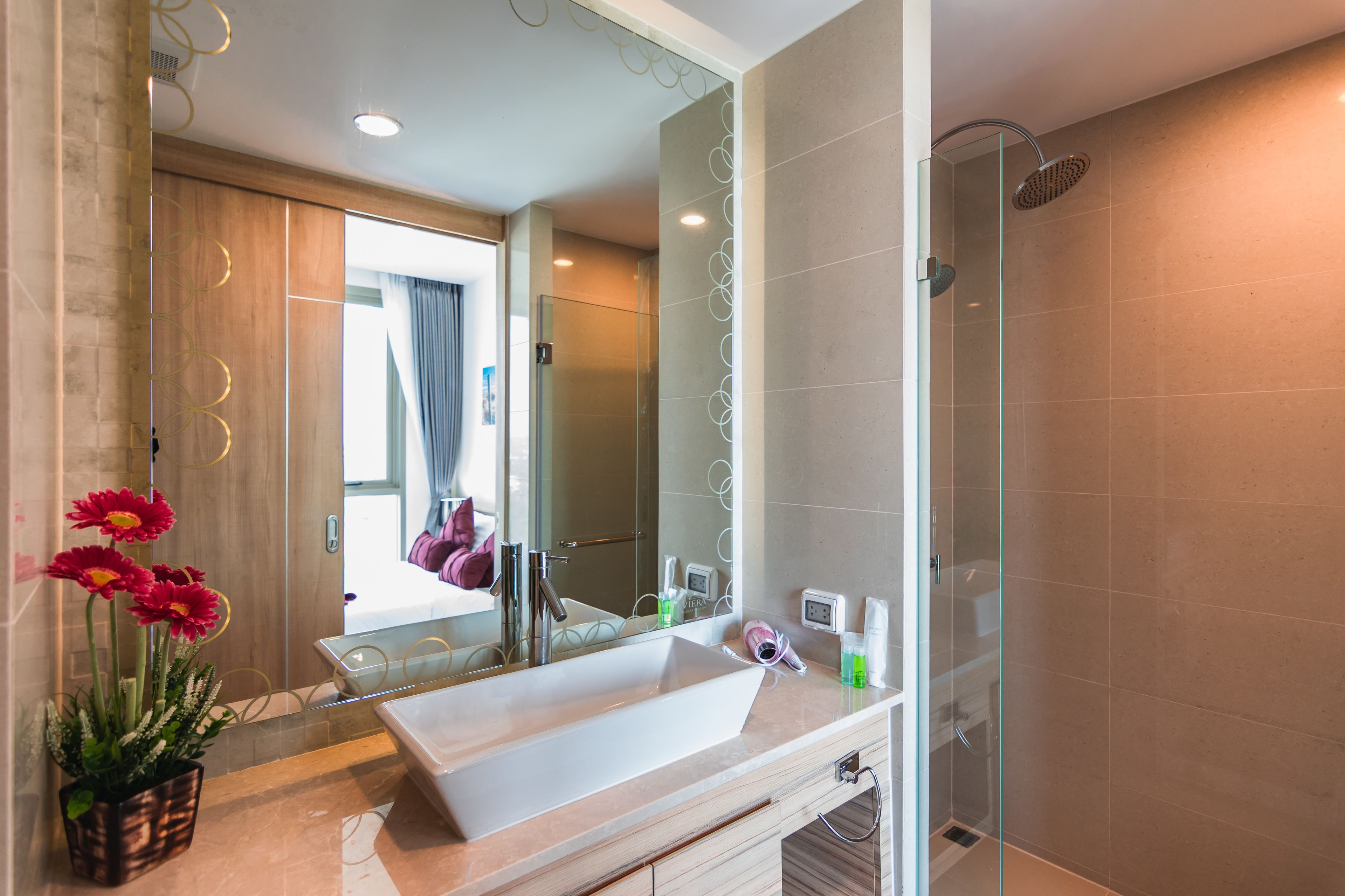 The Riviera Wongamat by Pattaya Holiday