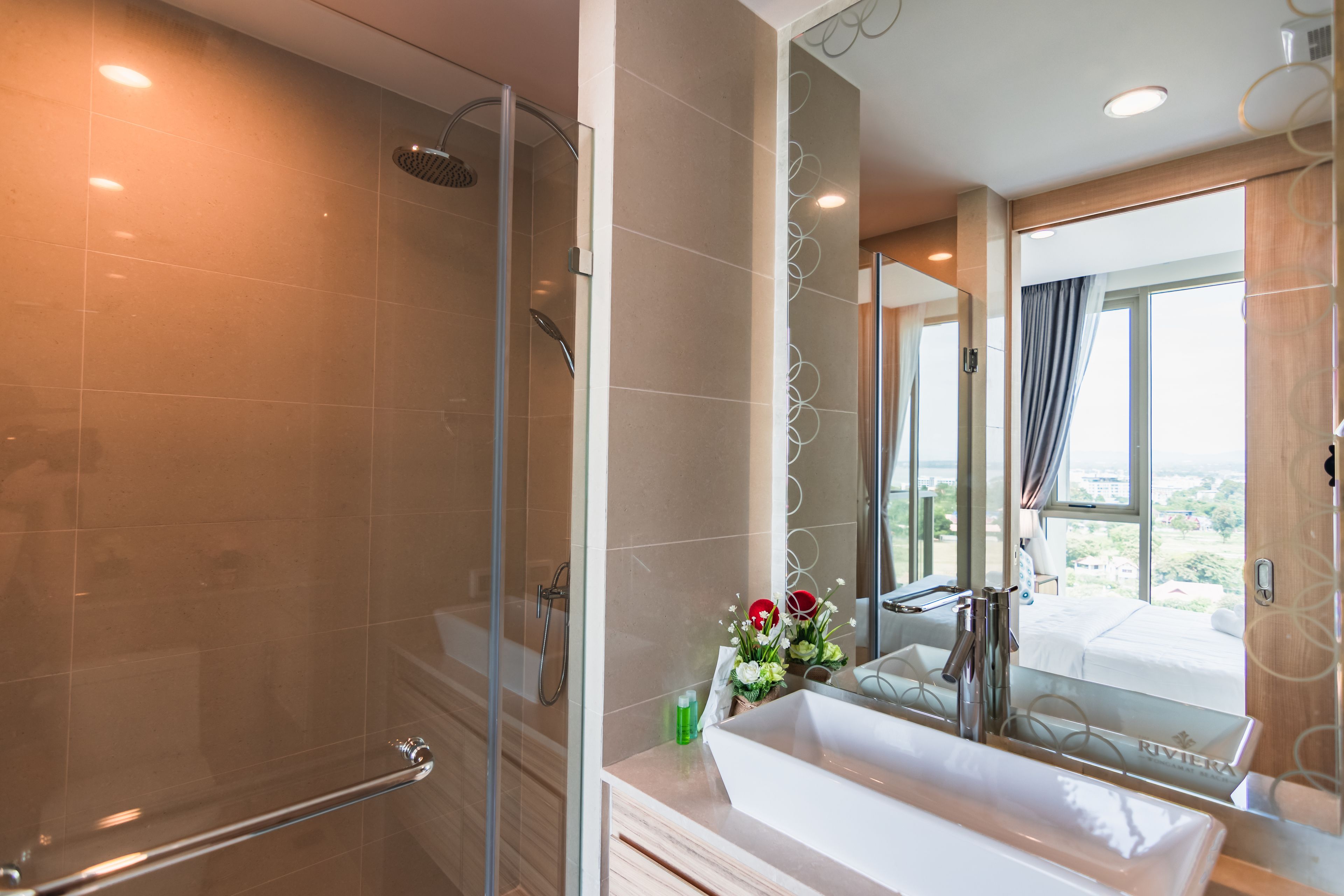 The Riviera Wongamat by Pattaya Holiday