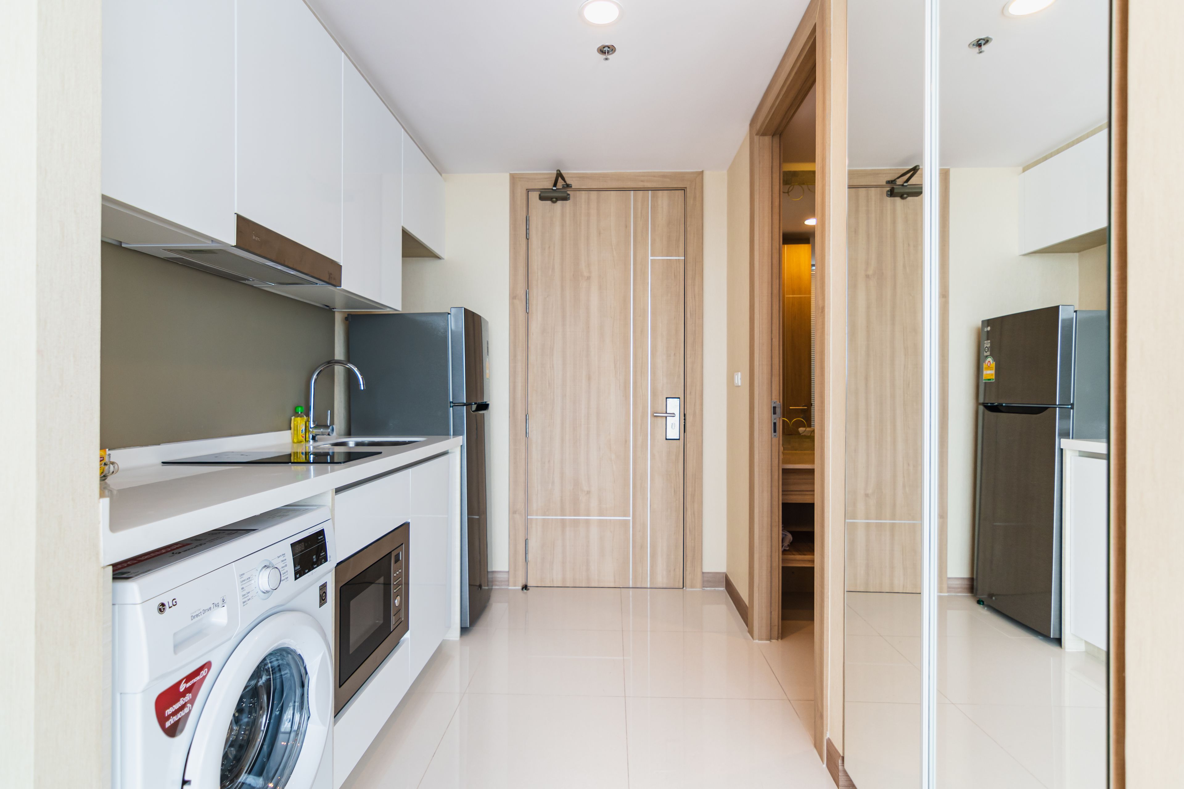 The Riviera Wongamat by Pattaya Holiday