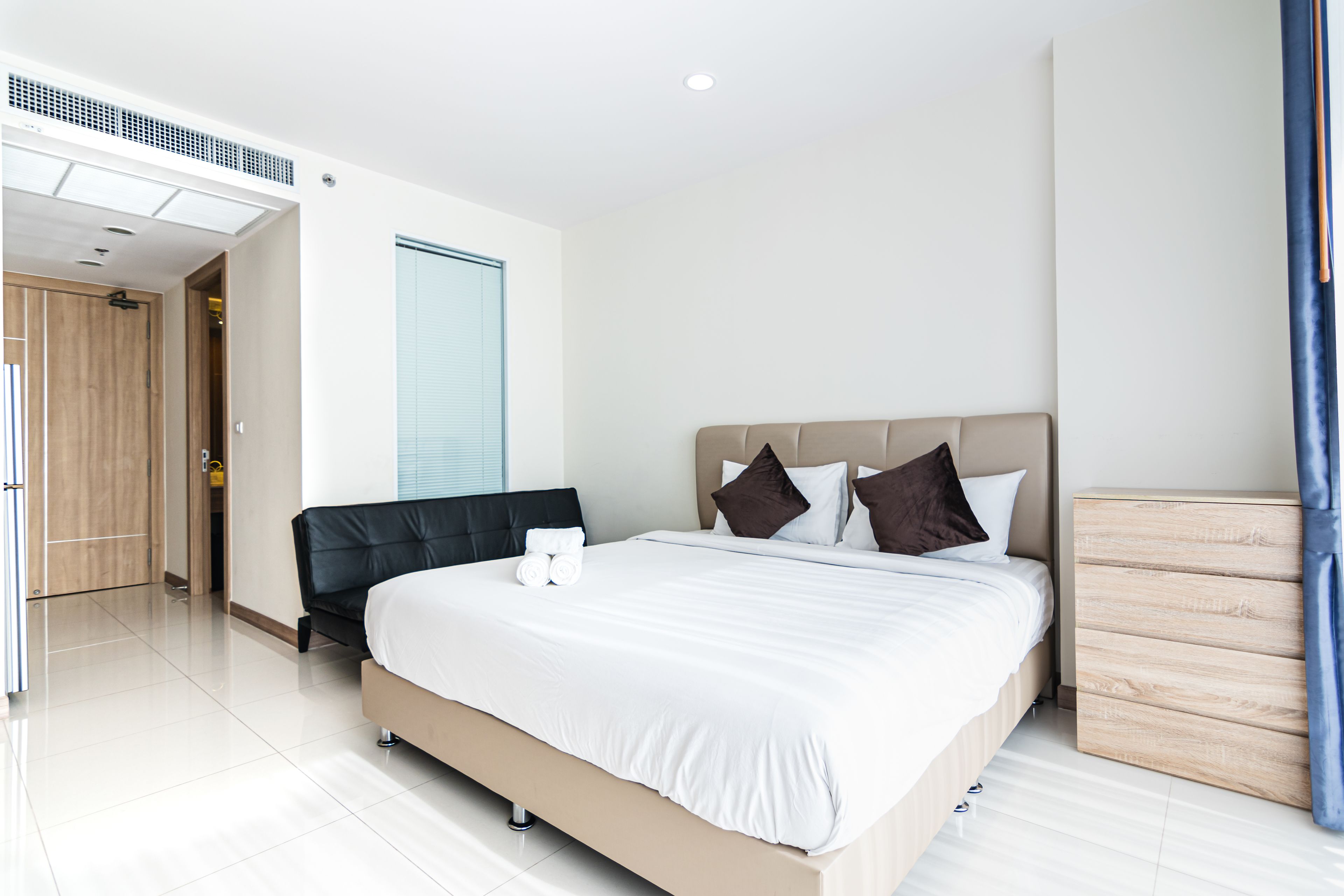 The Riviera Wongamat by Pattaya Holiday