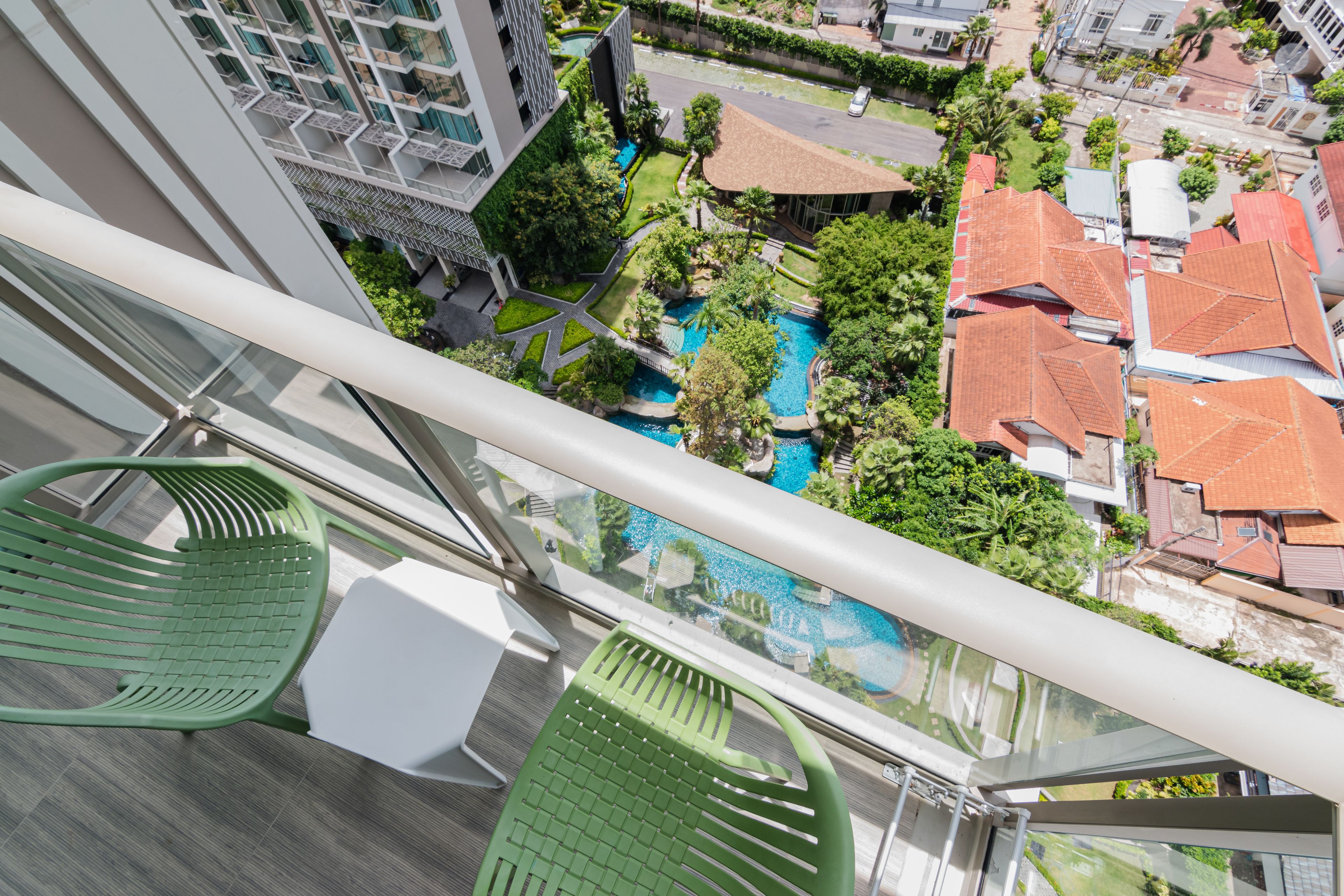 The Riviera Wongamat by Pattaya Holiday