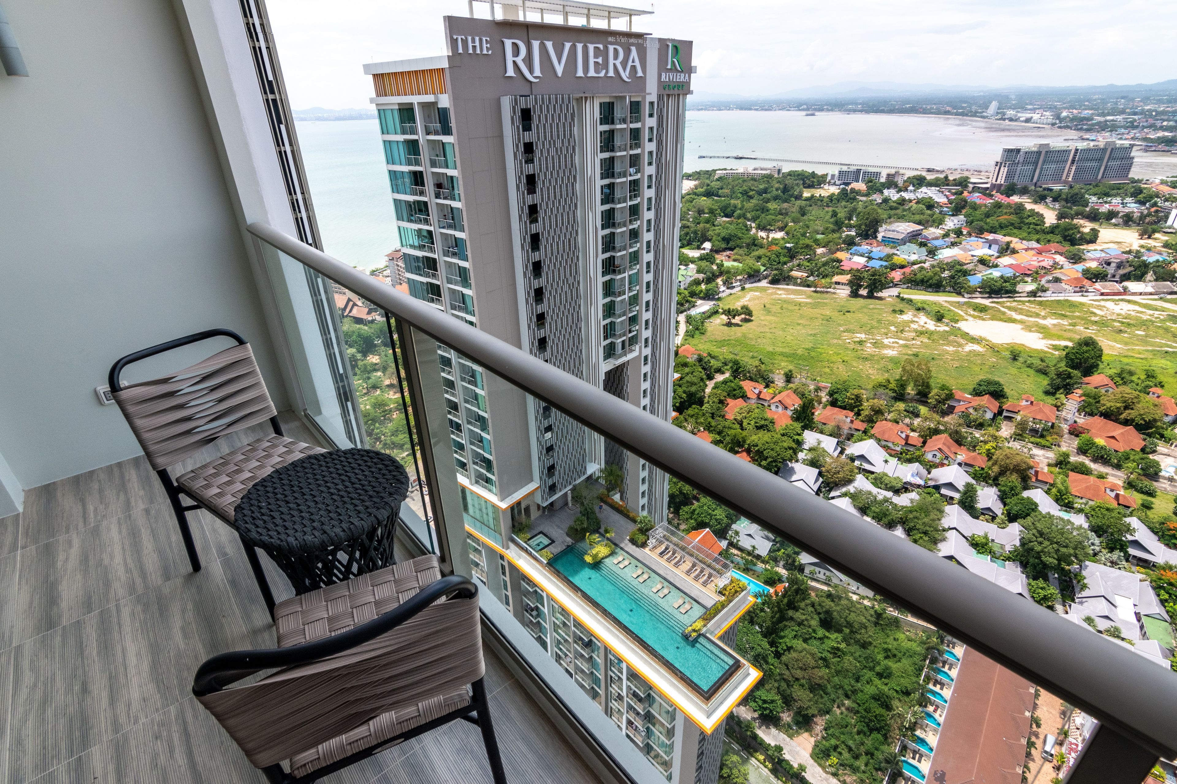 The Riviera Wongamat by Pattaya Holiday