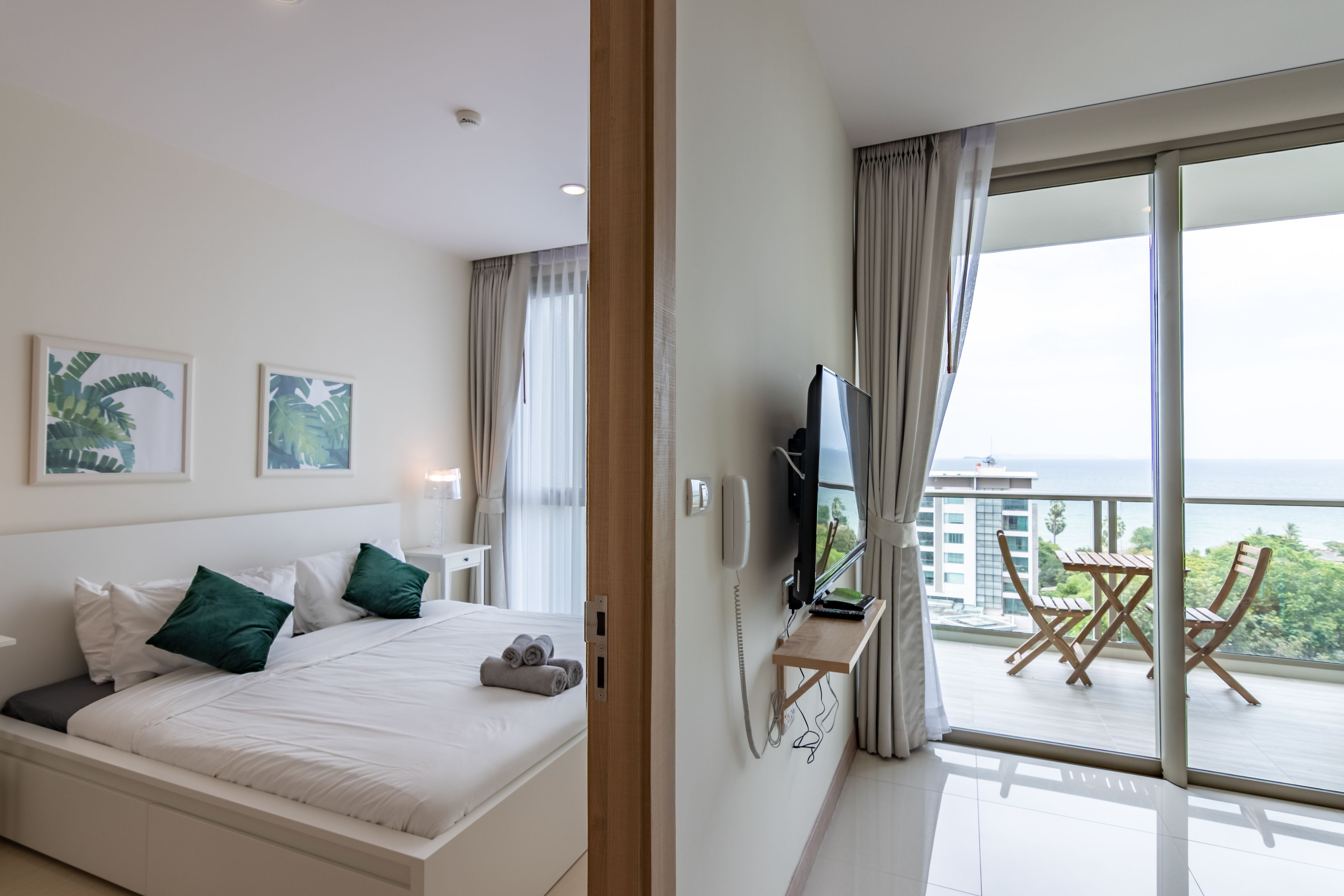 The Riviera Wongamat by Pattaya Holiday