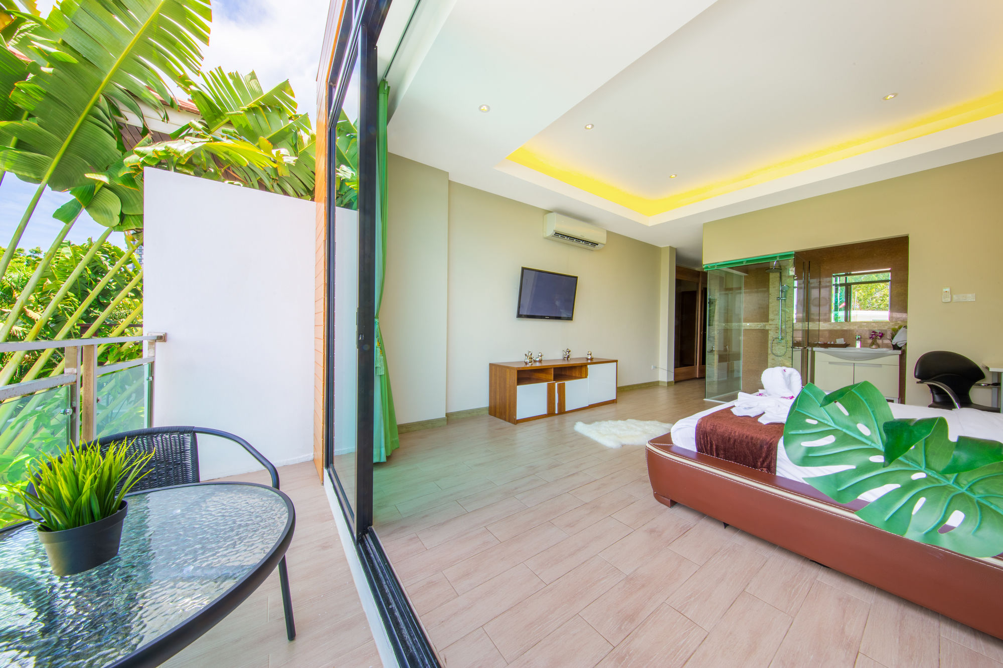 Paradise Pool Villa Pattaya in Tropicana Village