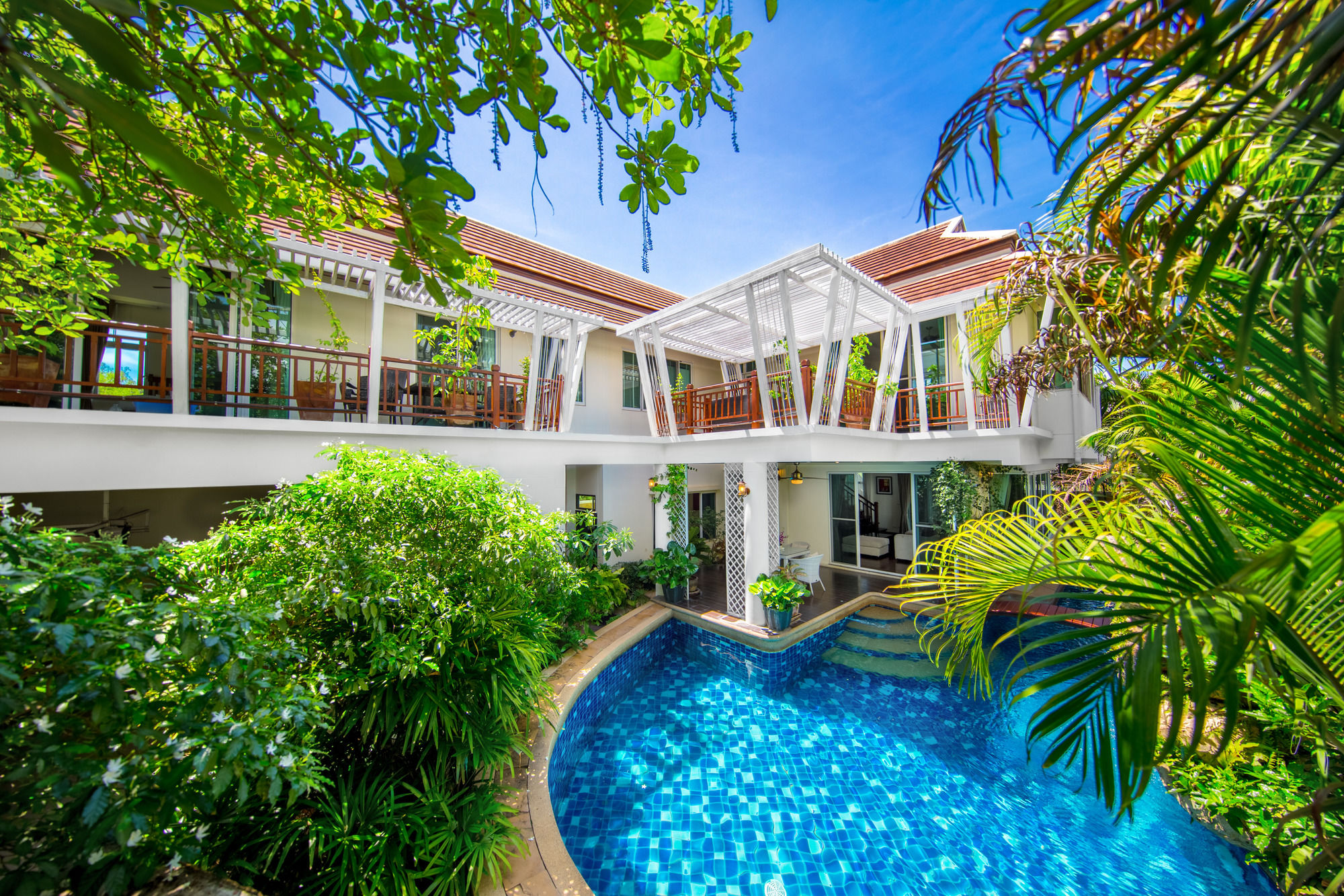 Paradise Pool Villa Pattaya in Tropicana Village