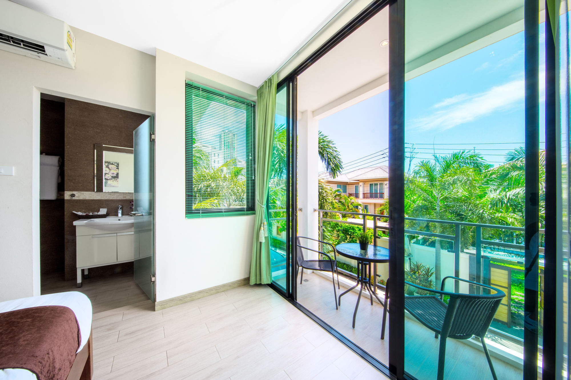Paradise Pool Villa Pattaya in Tropicana Village