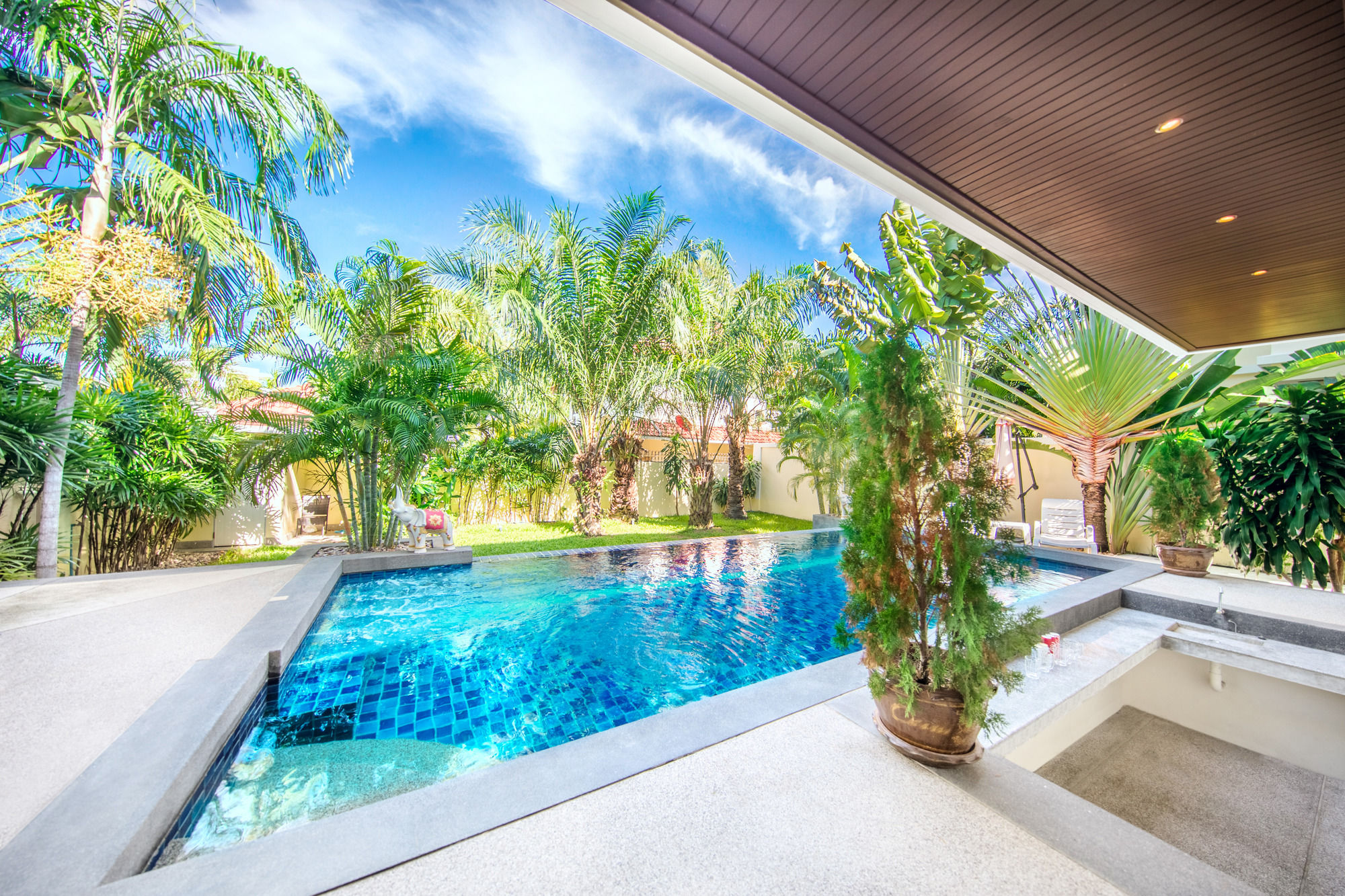 Paradise Pool Villa Pattaya in Tropicana Village
