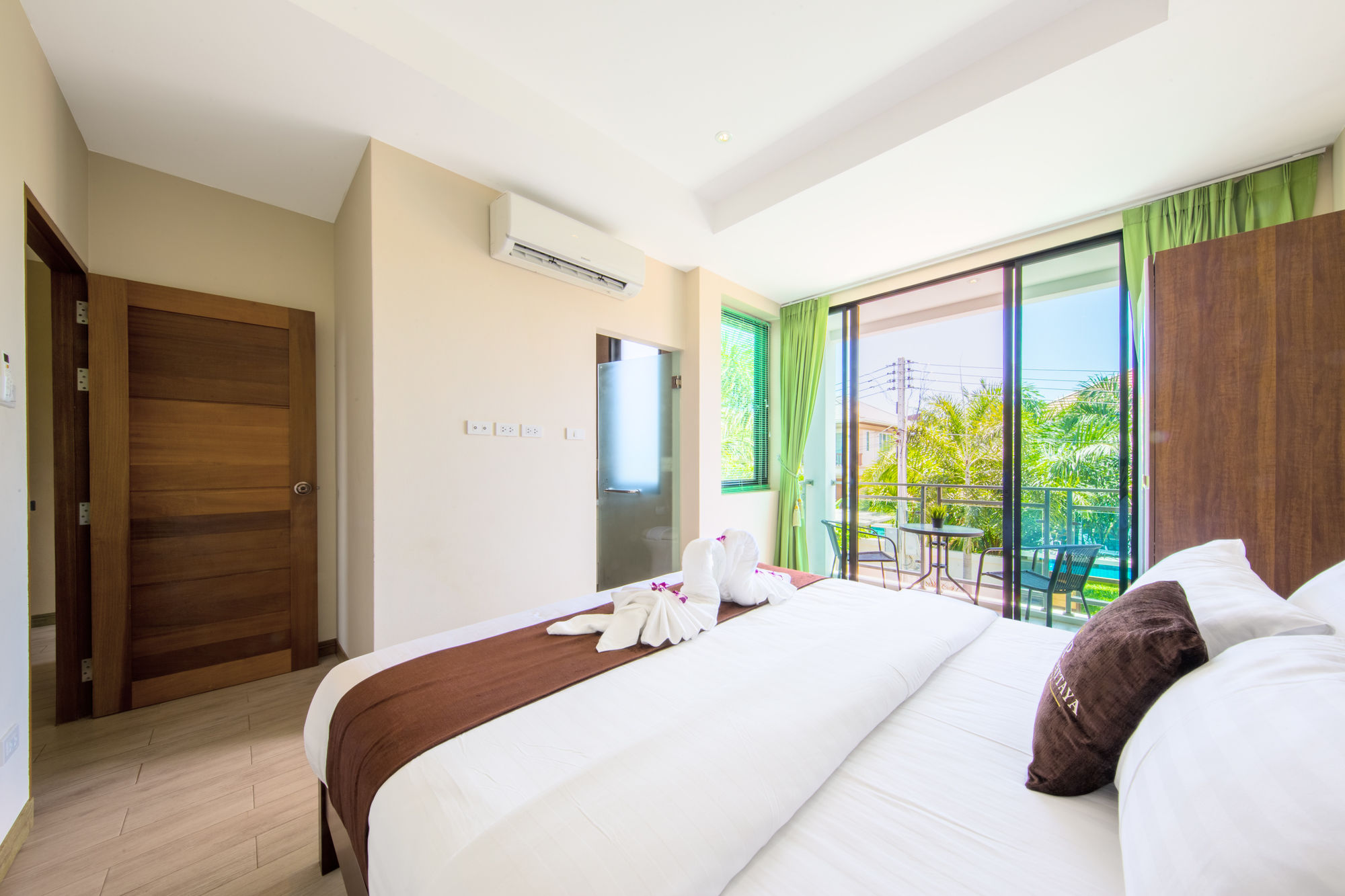 Paradise Pool Villa Pattaya in Tropicana Village