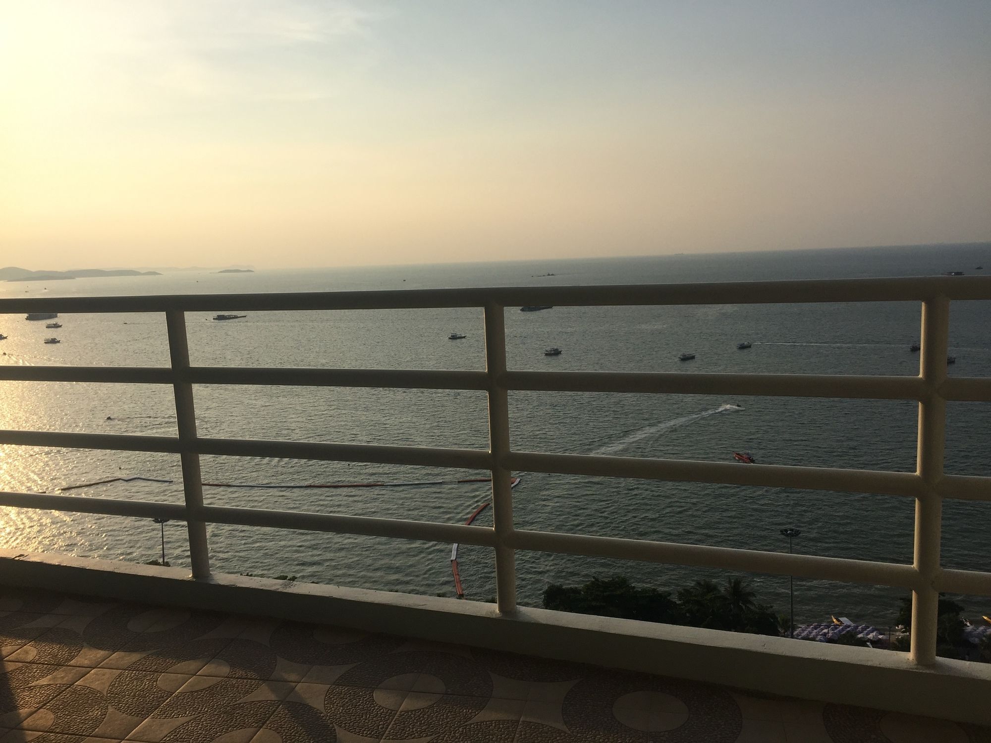 View Talay 6 Pattaya Beach Condominium View Talay 6 Pattaya Beach Condominium