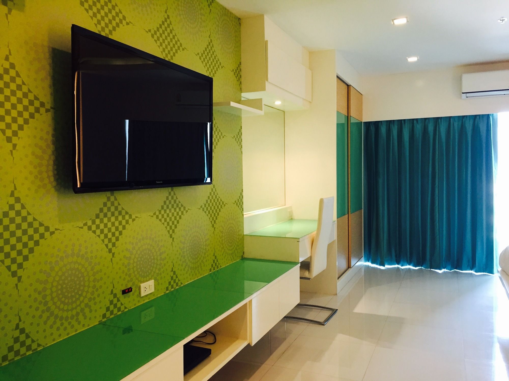 View Talay 6 Pattaya Beach Condominium View Talay 6 Pattaya Beach Condominium