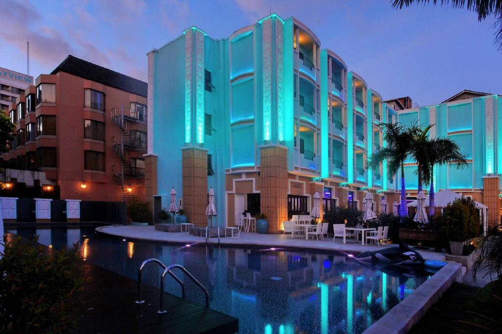 Wave Hotel