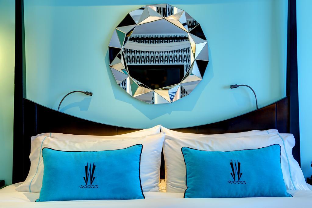 Wave Hotel
