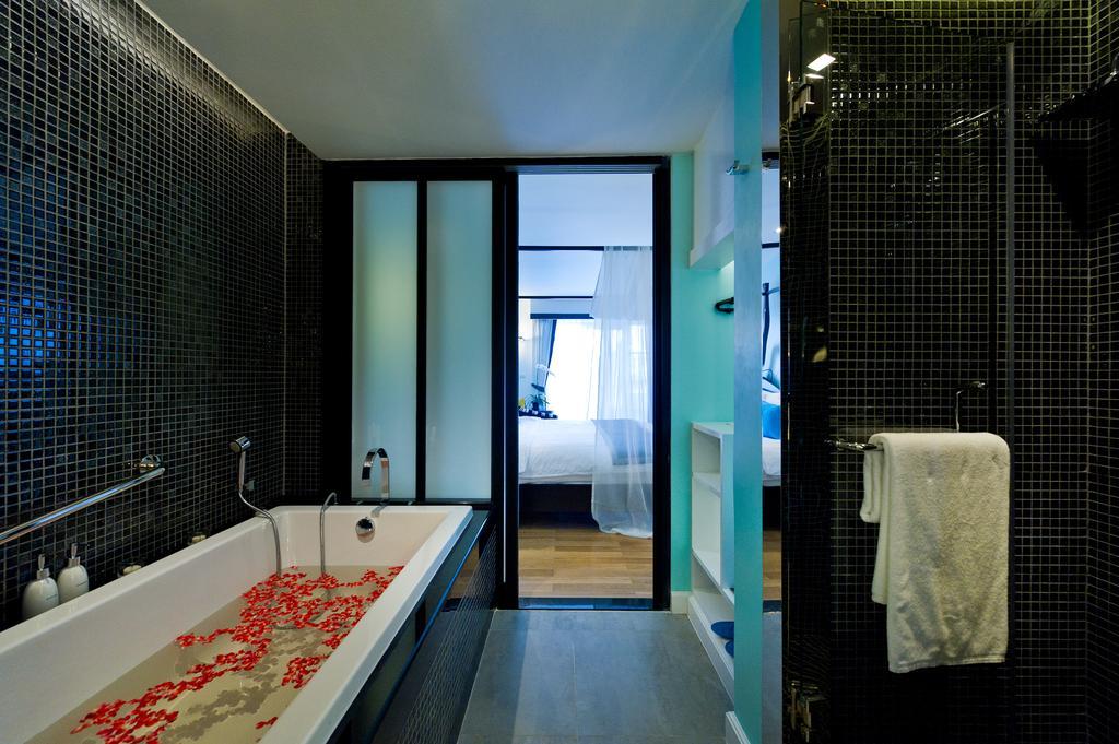 Wave Hotel