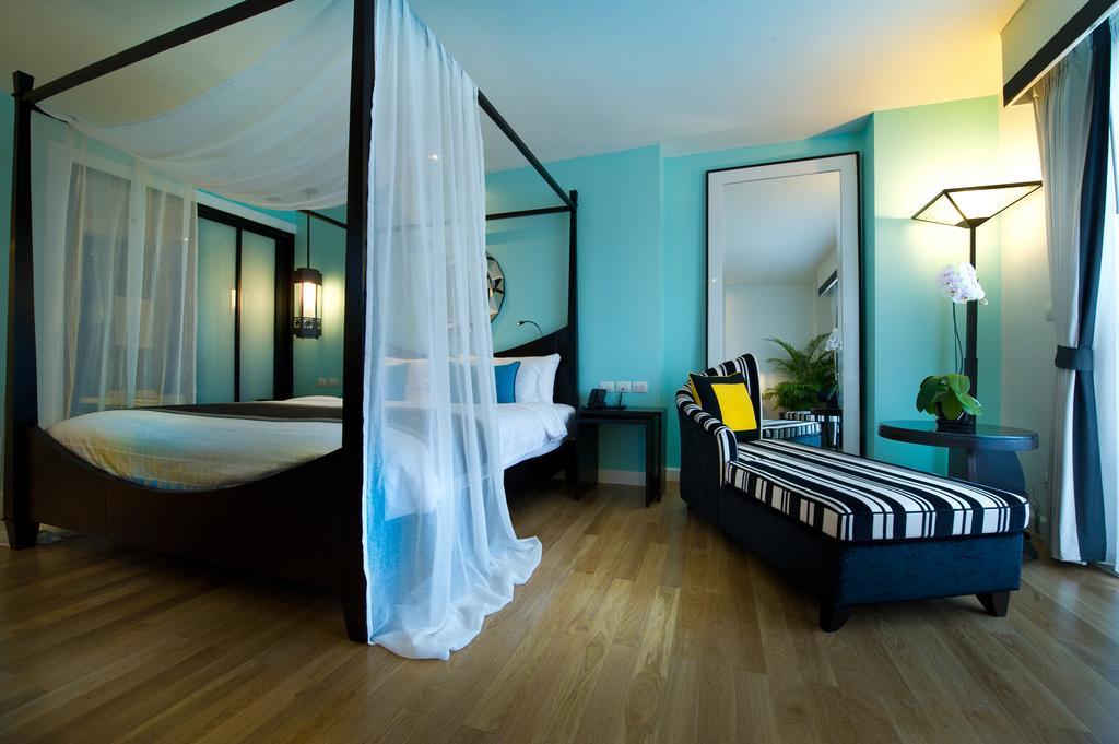Wave Hotel