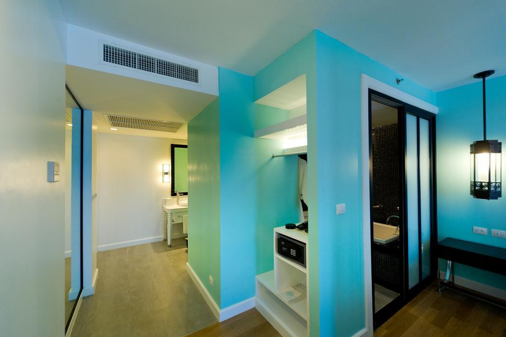Wave Hotel