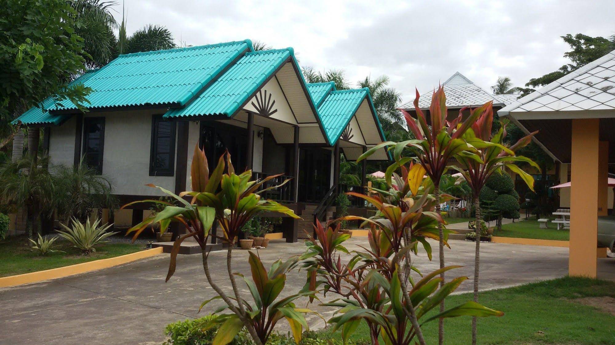 Ao Thai Bangsare Resort 2