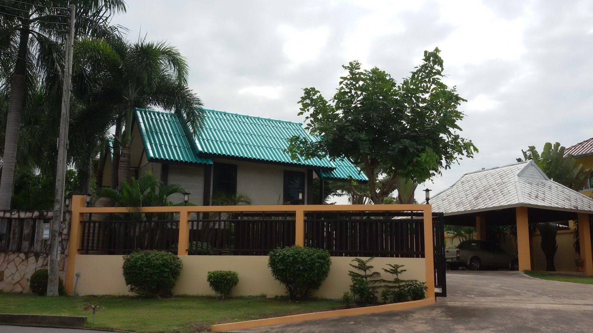 Ao Thai Bangsare Resort 2