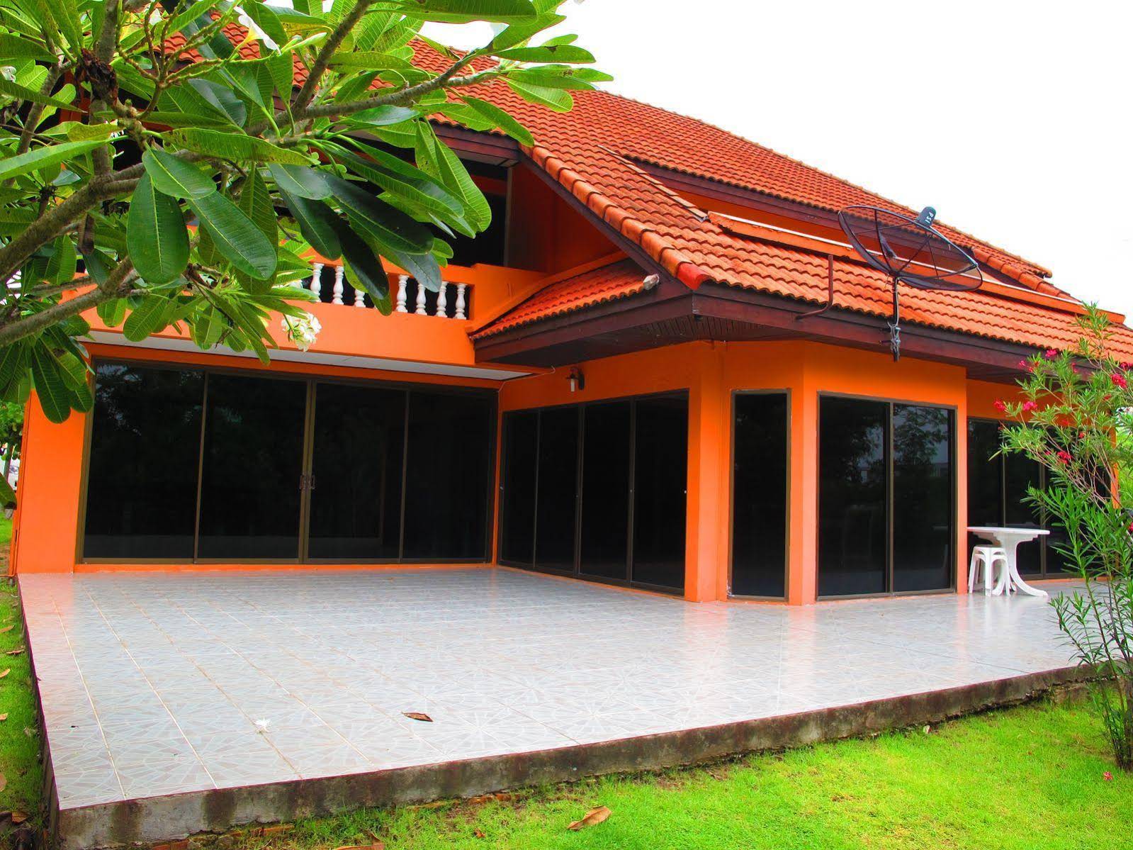 Baan Suan Rim Talay
