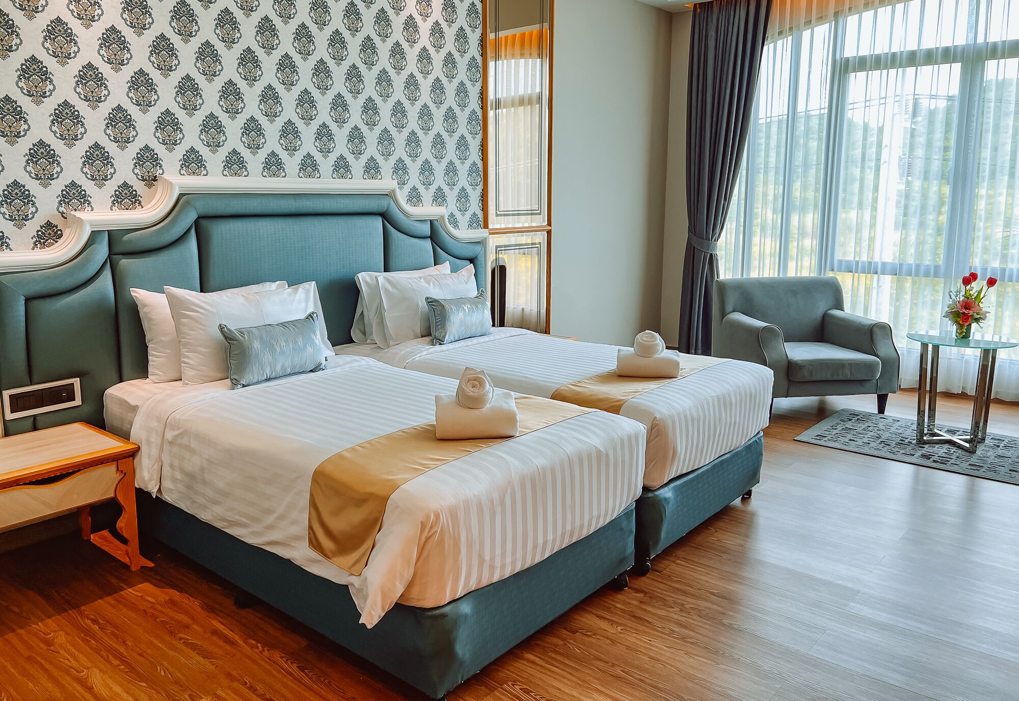 Grand Lord Hotel& Residence