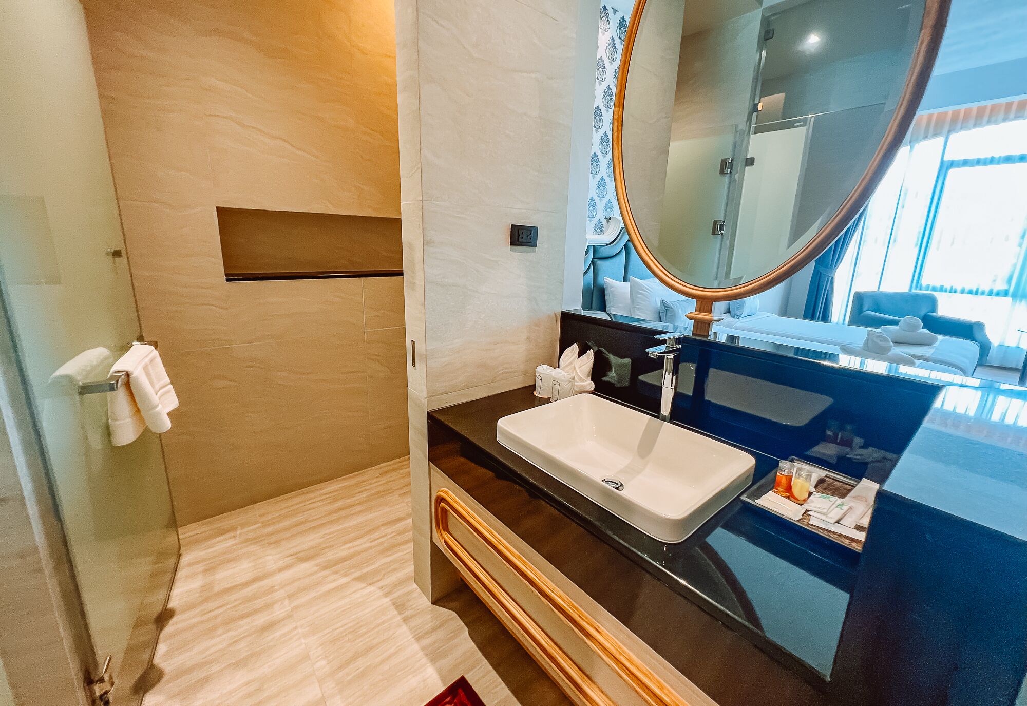 Grand Lord Hotel& Residence