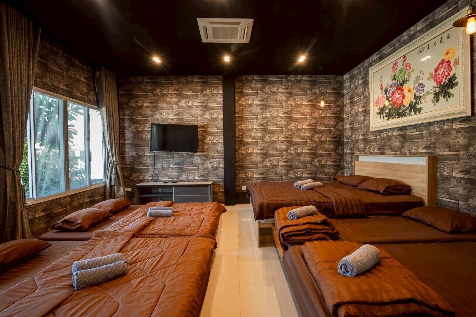 Level Tri Pool Villa Sattahip